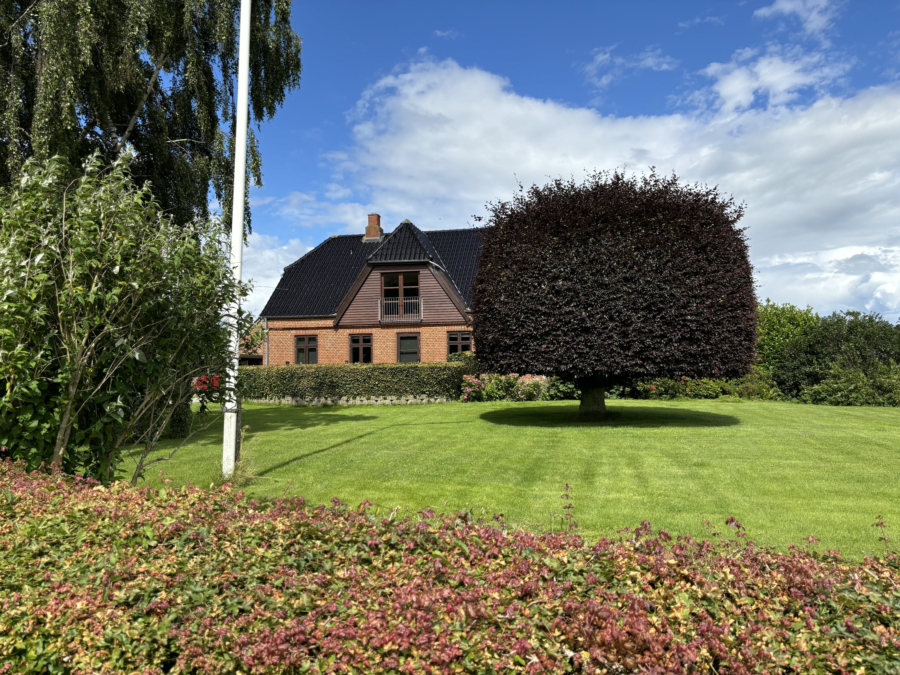 Fremhævet  billede i fuldskærmstilstand. Billede af Mosbjergvej 5, Gangsted, 8732 Hovedgård