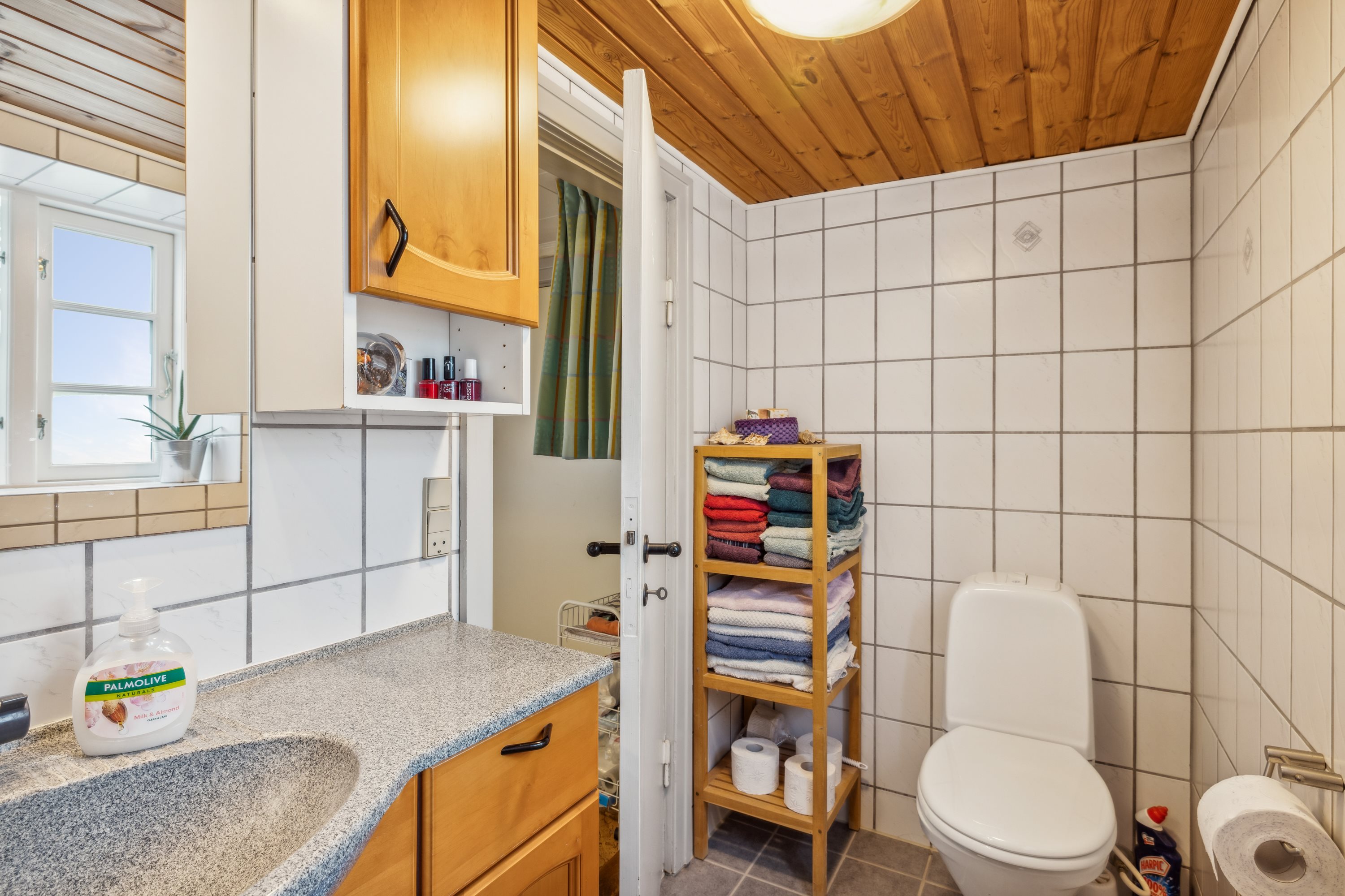 Fremhævet badeværelse billede i fuldskærmstilstand. Billede af Skovgårdevej 9, Vrinners, 8420 Knebel