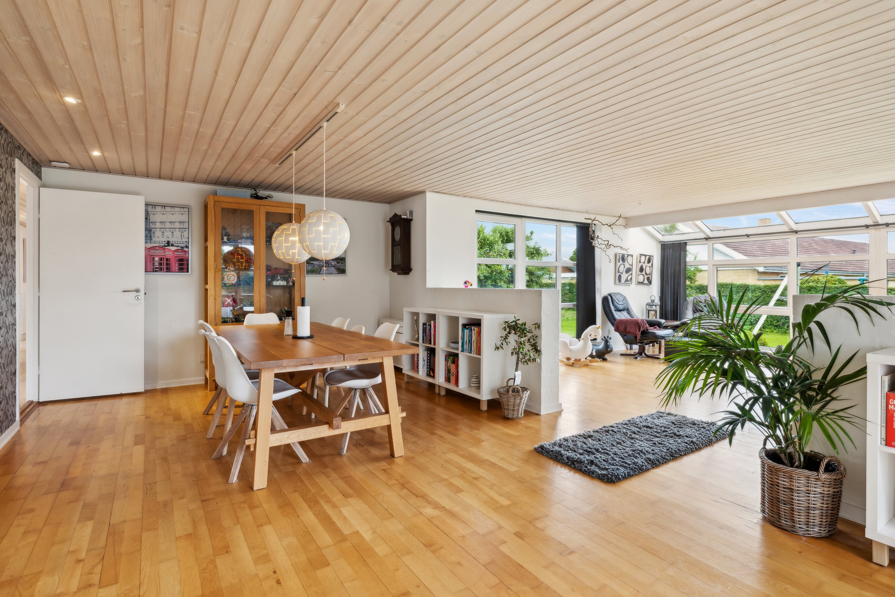 Fremhævet stue billede i fuldskærmstilstand. Billede af Elmevej 8, Harridslev, 8930 Randers NØ