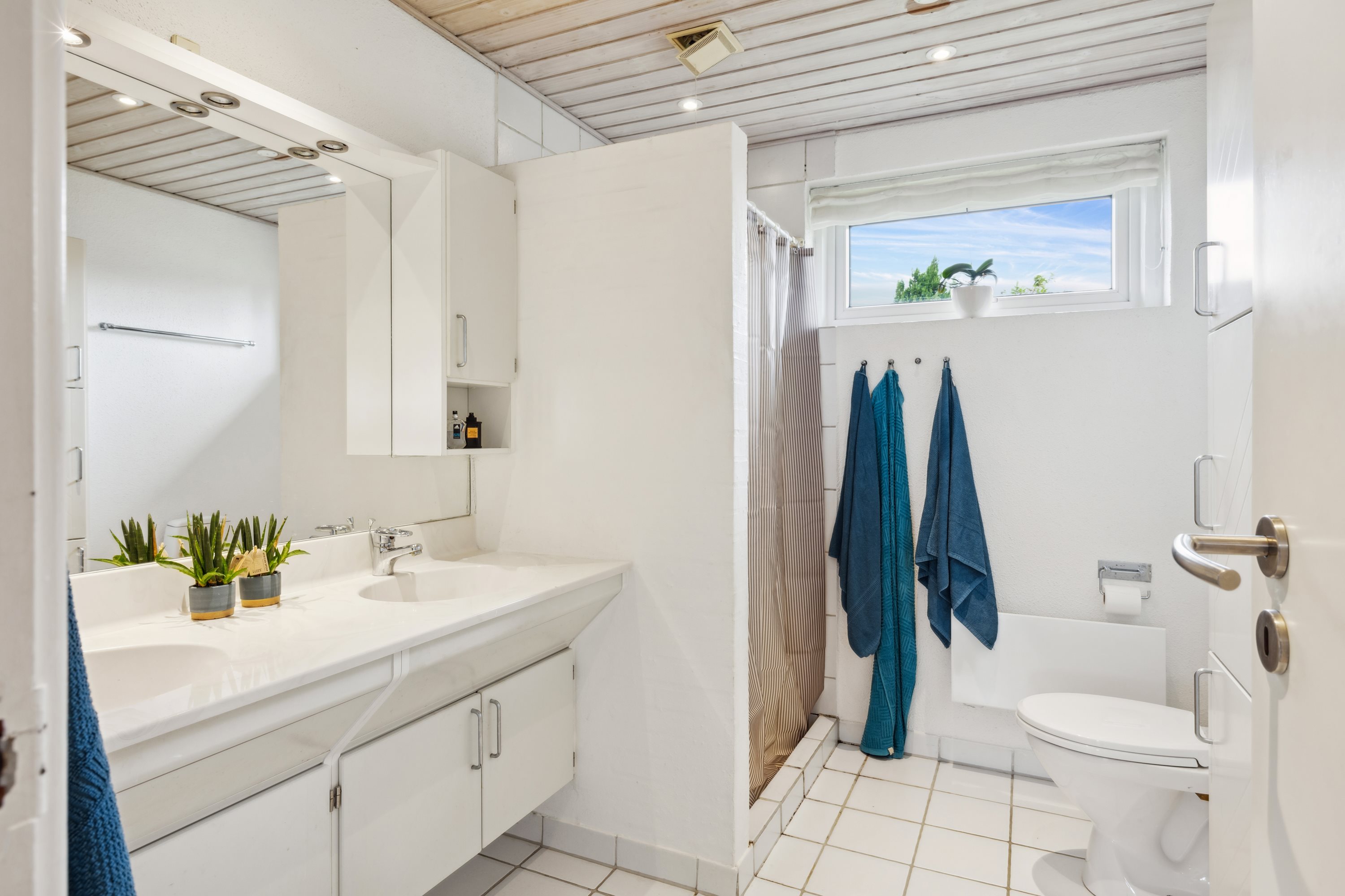 Fremhævet badeværelse billede i fuldskærmstilstand. Billede af Elmevej 8, Harridslev, 8930 Randers NØ