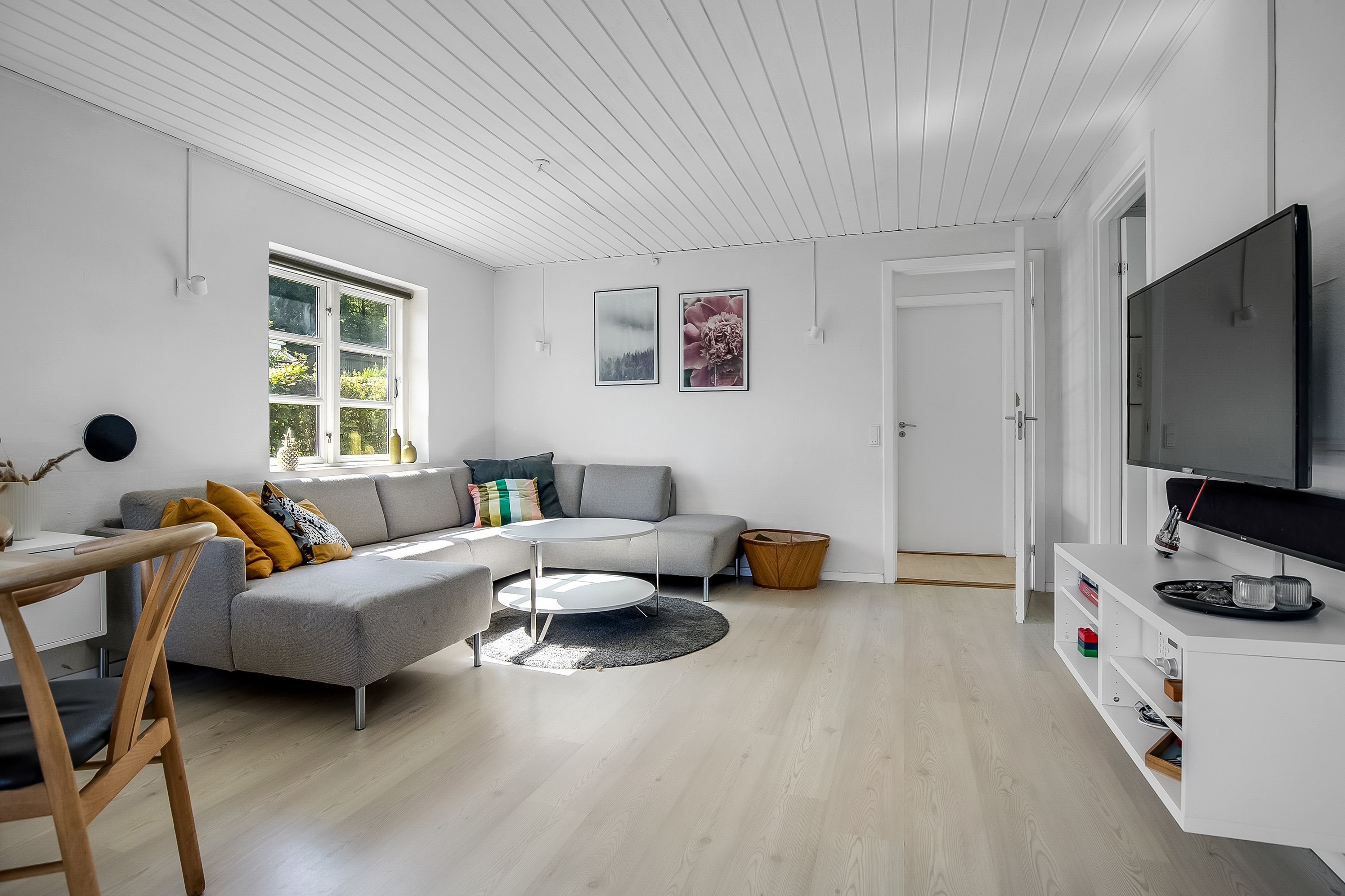 Fremhævet stue billede i fuldskærmstilstand. Billede af Vigen 42, Andkær Vig, 7080 Børkop