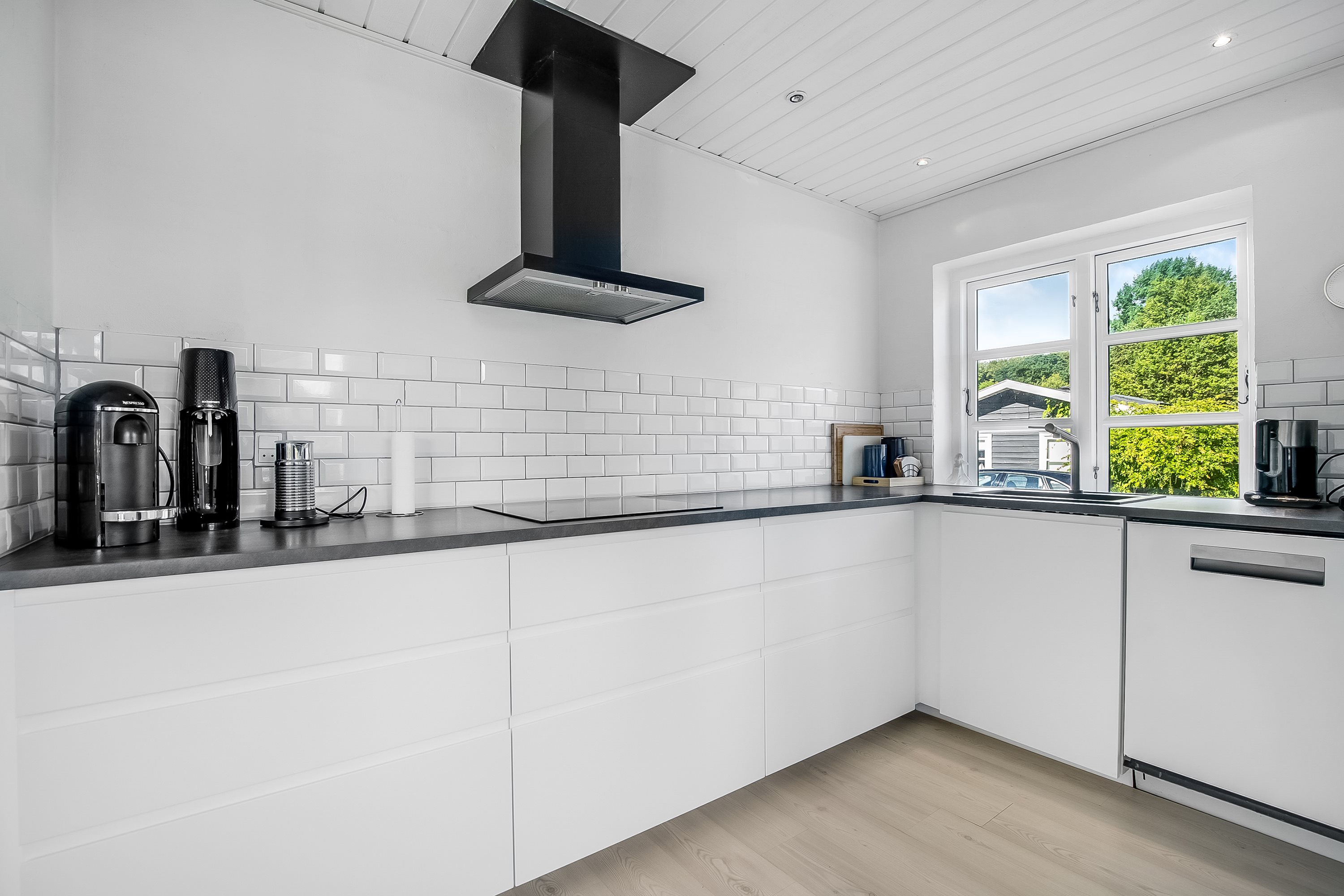 Fremhævet køkken billede i fuldskærmstilstand. Billede af Vigen 42, Andkær Vig, 7080 Børkop