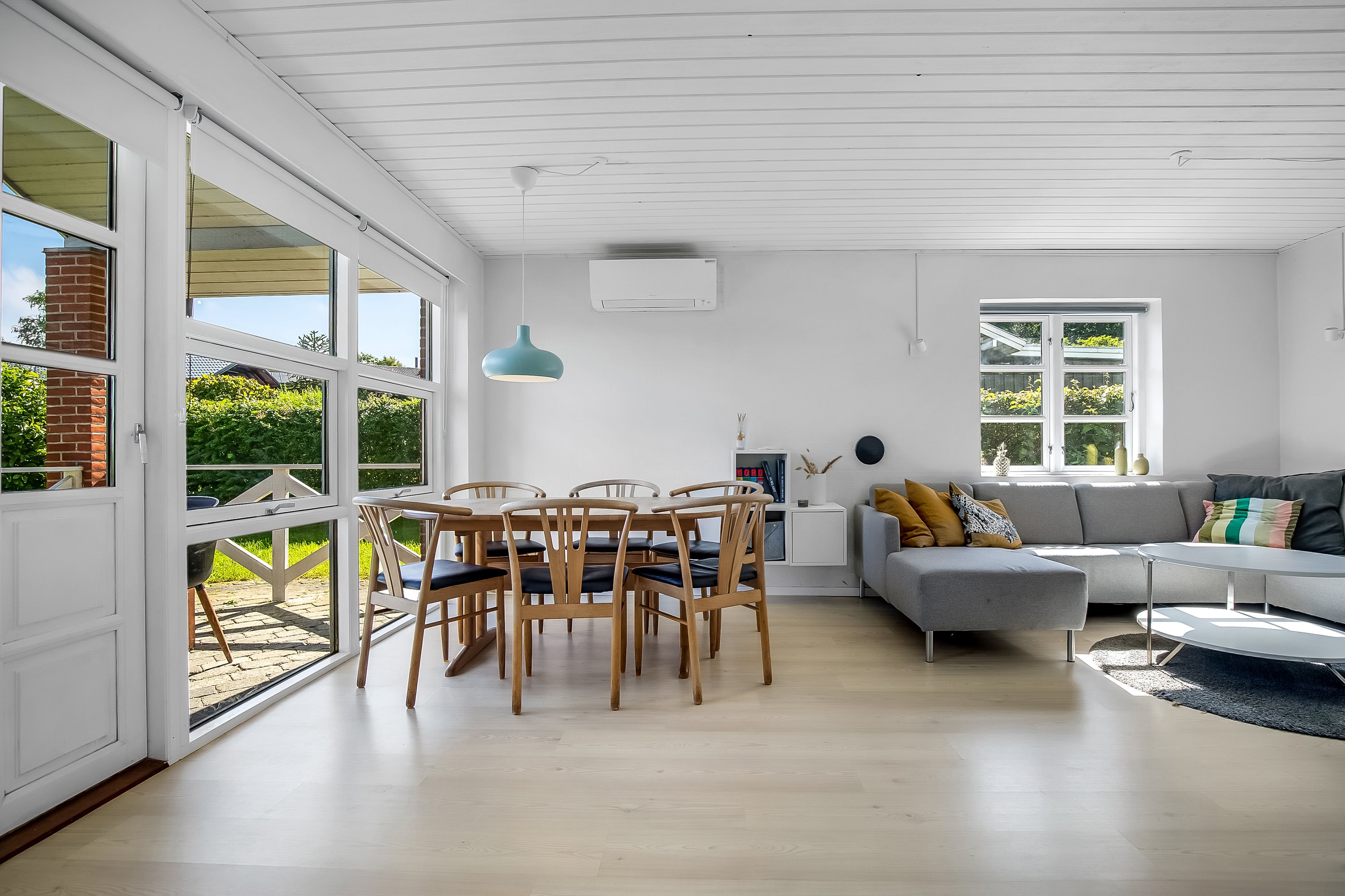 Fremhævet stue billede i fuldskærmstilstand. Billede af Vigen 42, Andkær Vig, 7080 Børkop