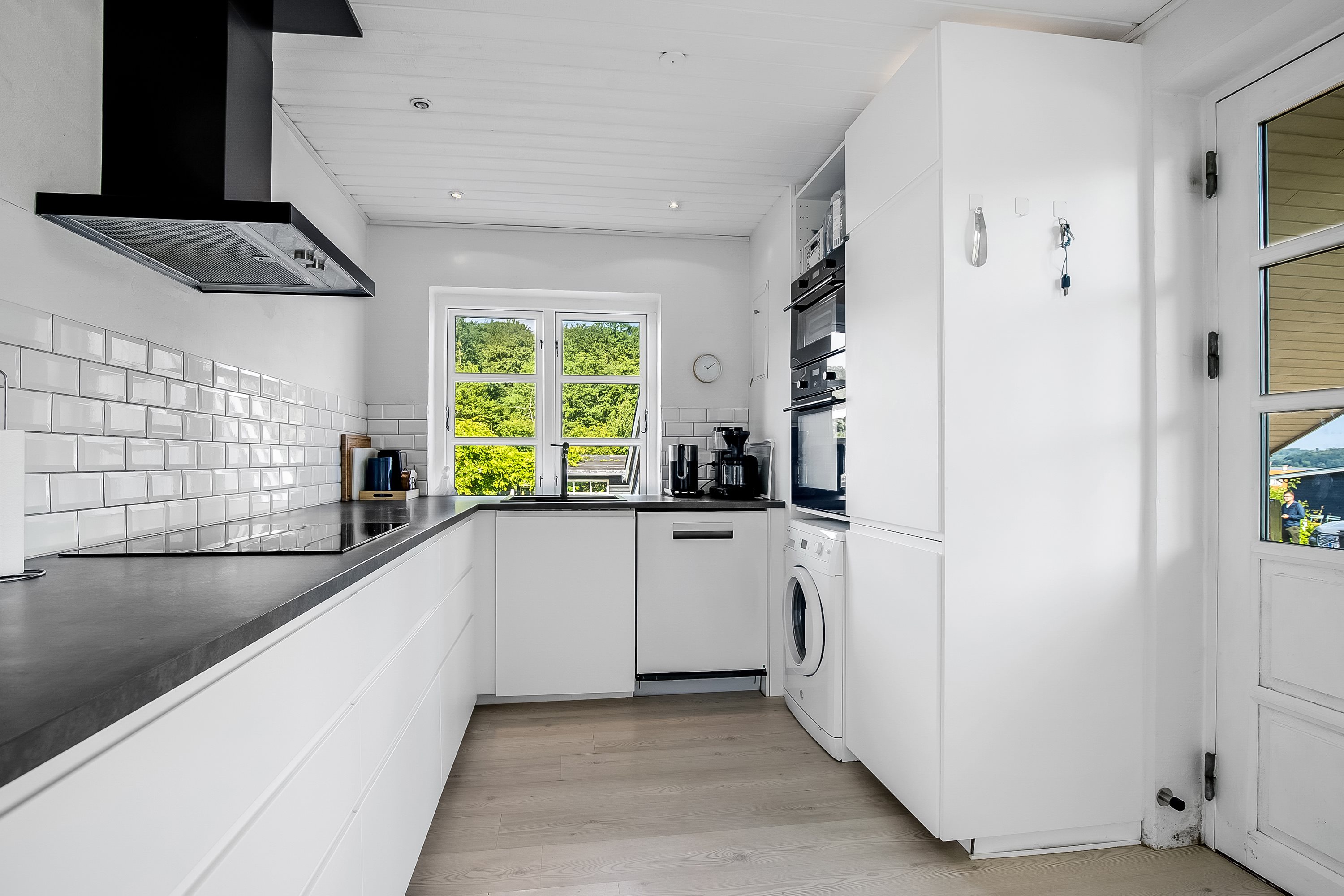 Fremhævet køkken billede i fuldskærmstilstand. Billede af Vigen 42, Andkær Vig, 7080 Børkop