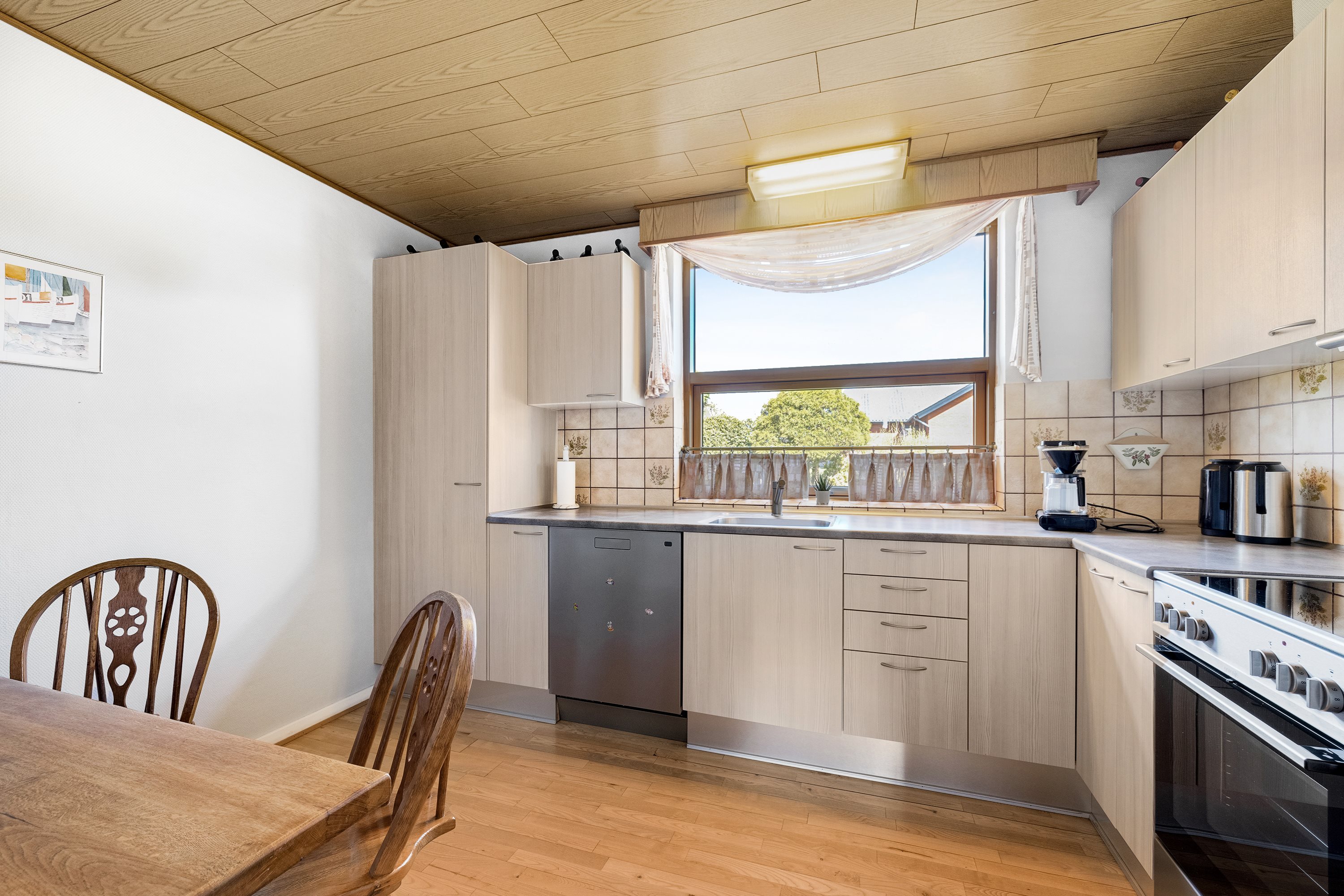 Fremhævet køkken billede i fuldskærmstilstand. Billede af Rugvænget 25, Mejlby, 8981 Spentrup