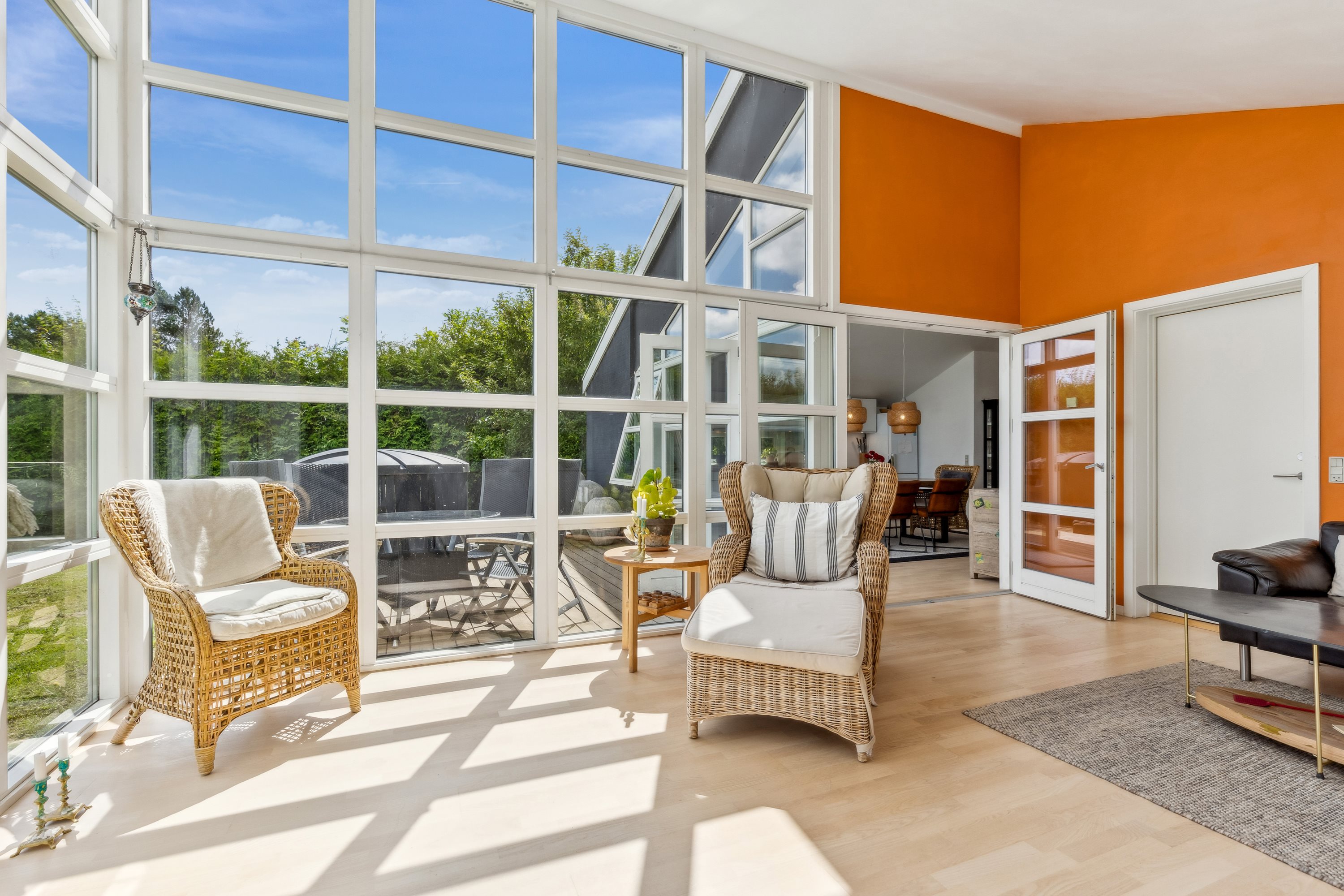 Fremhævet stue billede i fuldskærmstilstand. Billede af Brinken 191, 4671 Strøby