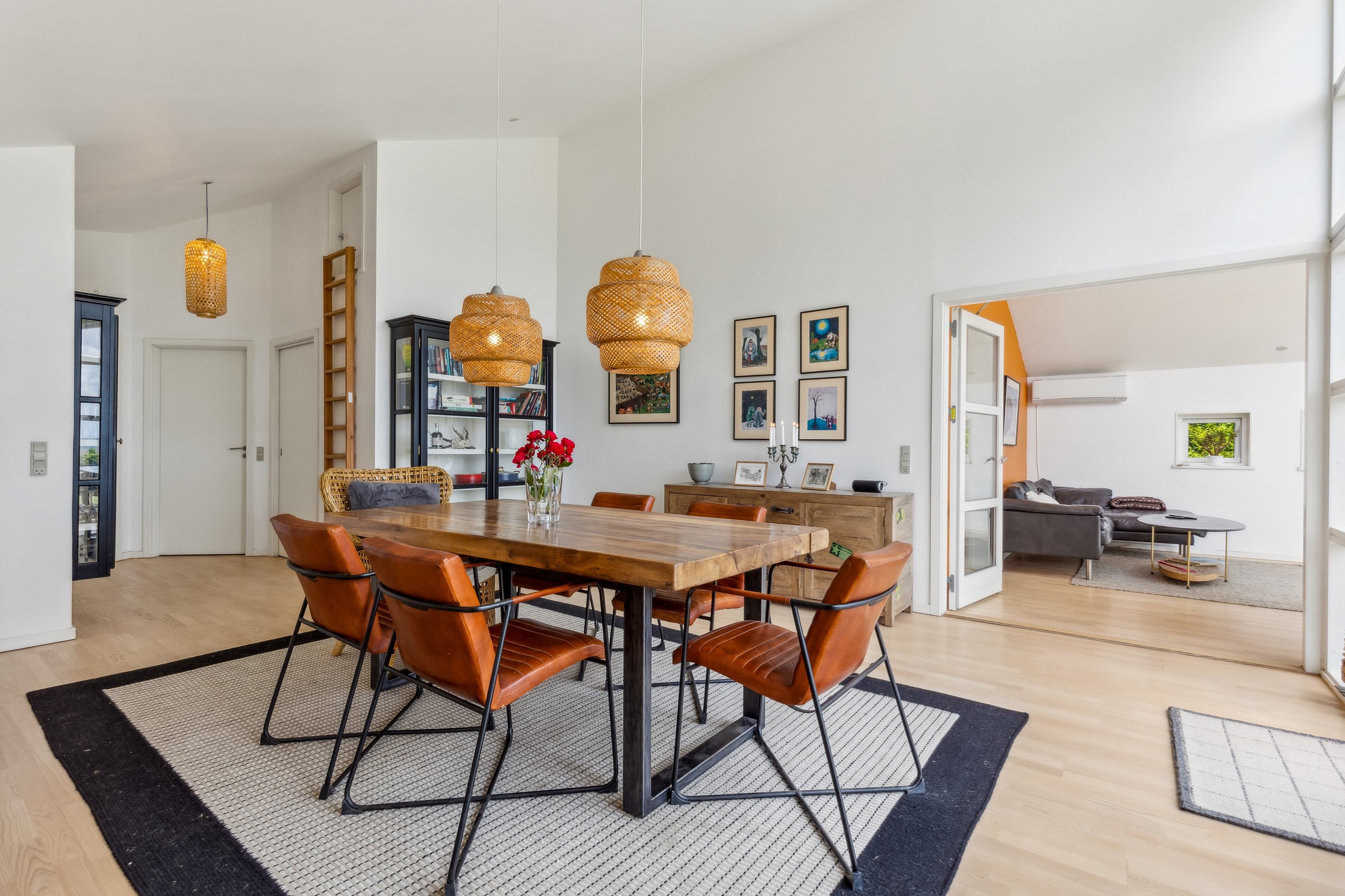 Fremhævet stue billede i fuldskærmstilstand. Billede af Brinken 191, 4671 Strøby