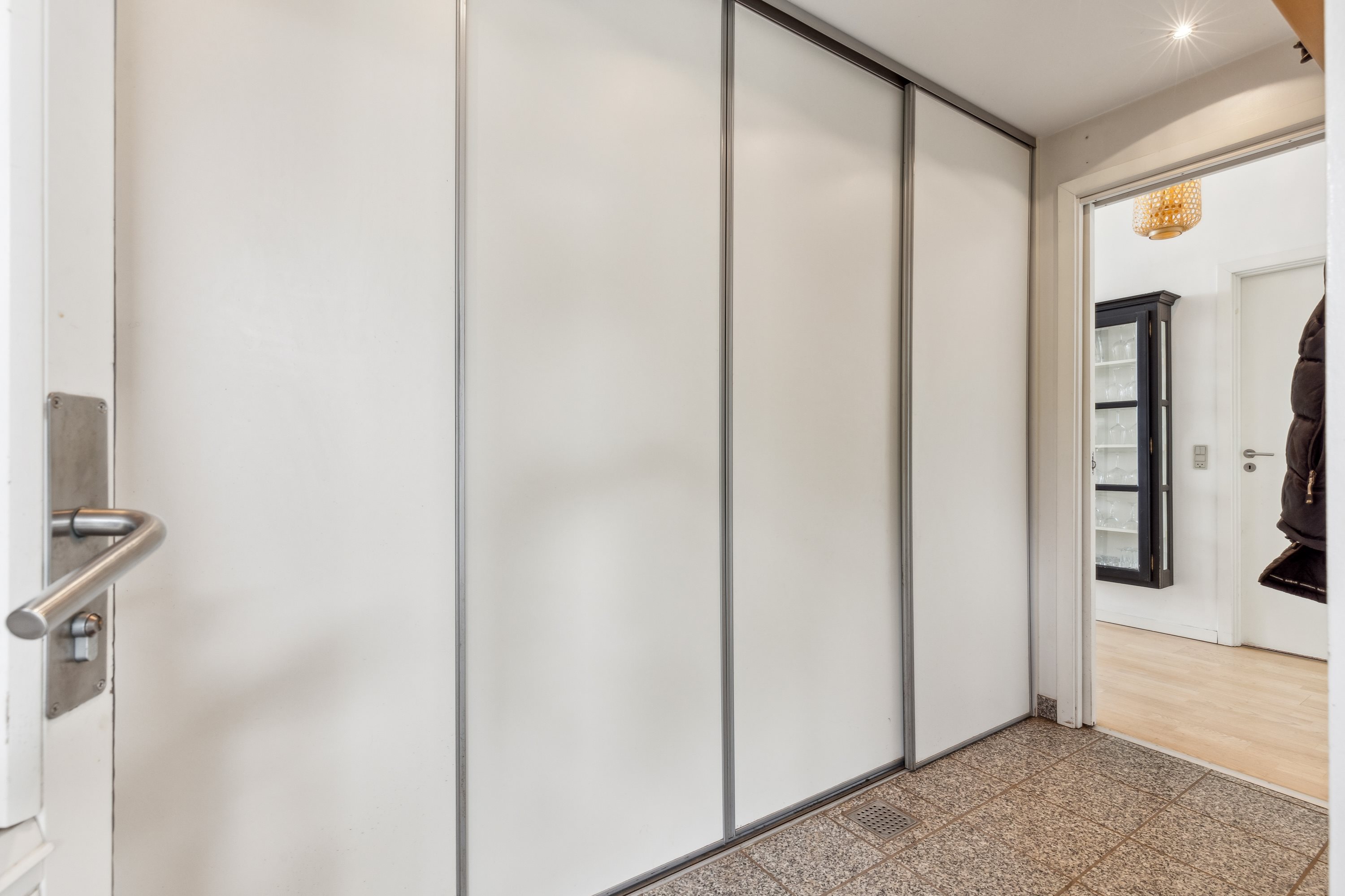 Fremhævet gang billede i fuldskærmstilstand. Billede af Brinken 191, 4671 Strøby