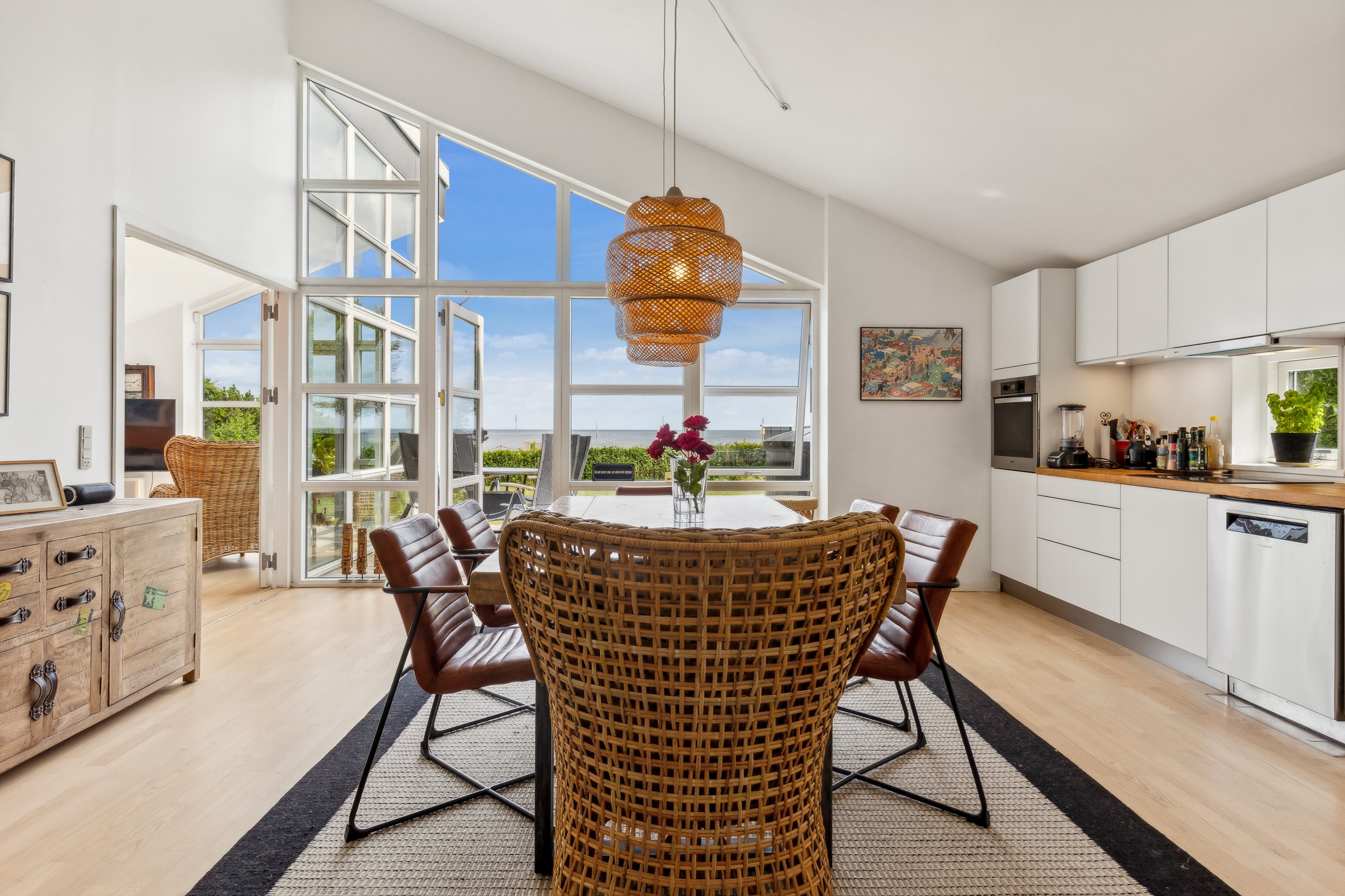 Fremhævet stue billede i fuldskærmstilstand. Billede af Brinken 191, 4671 Strøby