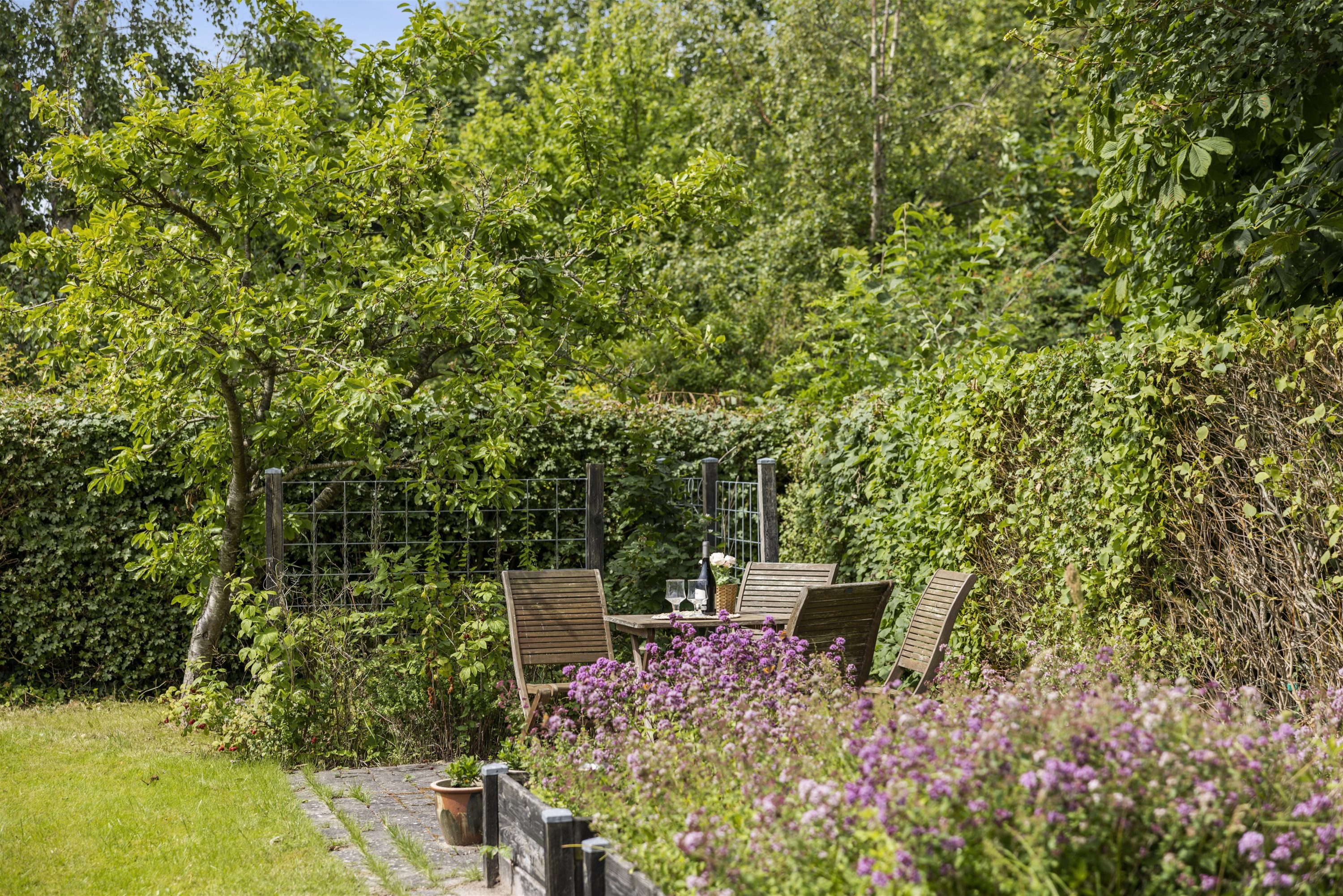 Fremhævet have billede i fuldskærmstilstand. Billede af Åhavevej 24, Voerså, 9300 Sæby