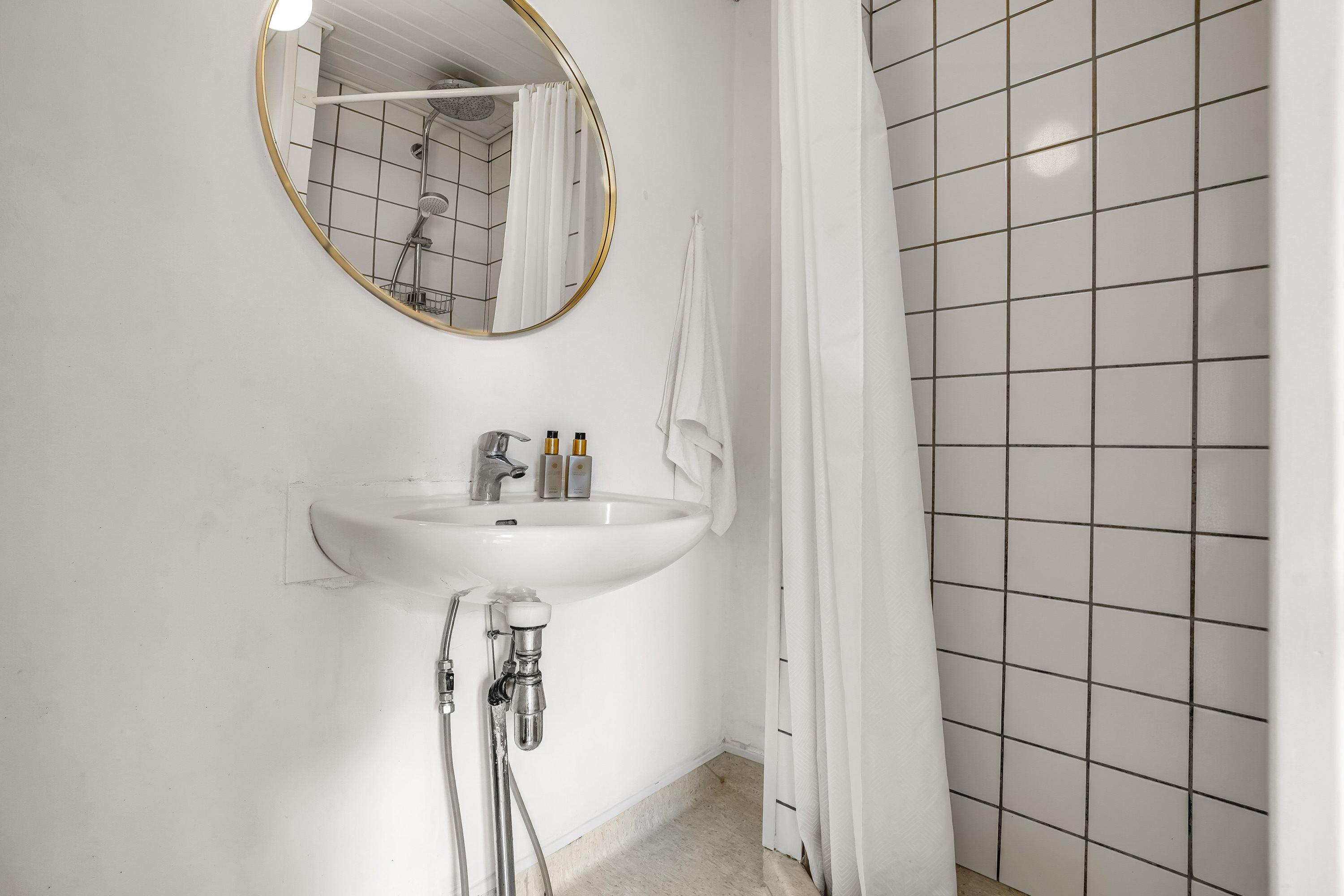 Fremhævet badeværelse billede i fuldskærmstilstand. Billede af Unsgaardsgade 20, st.., 5000 Odense C