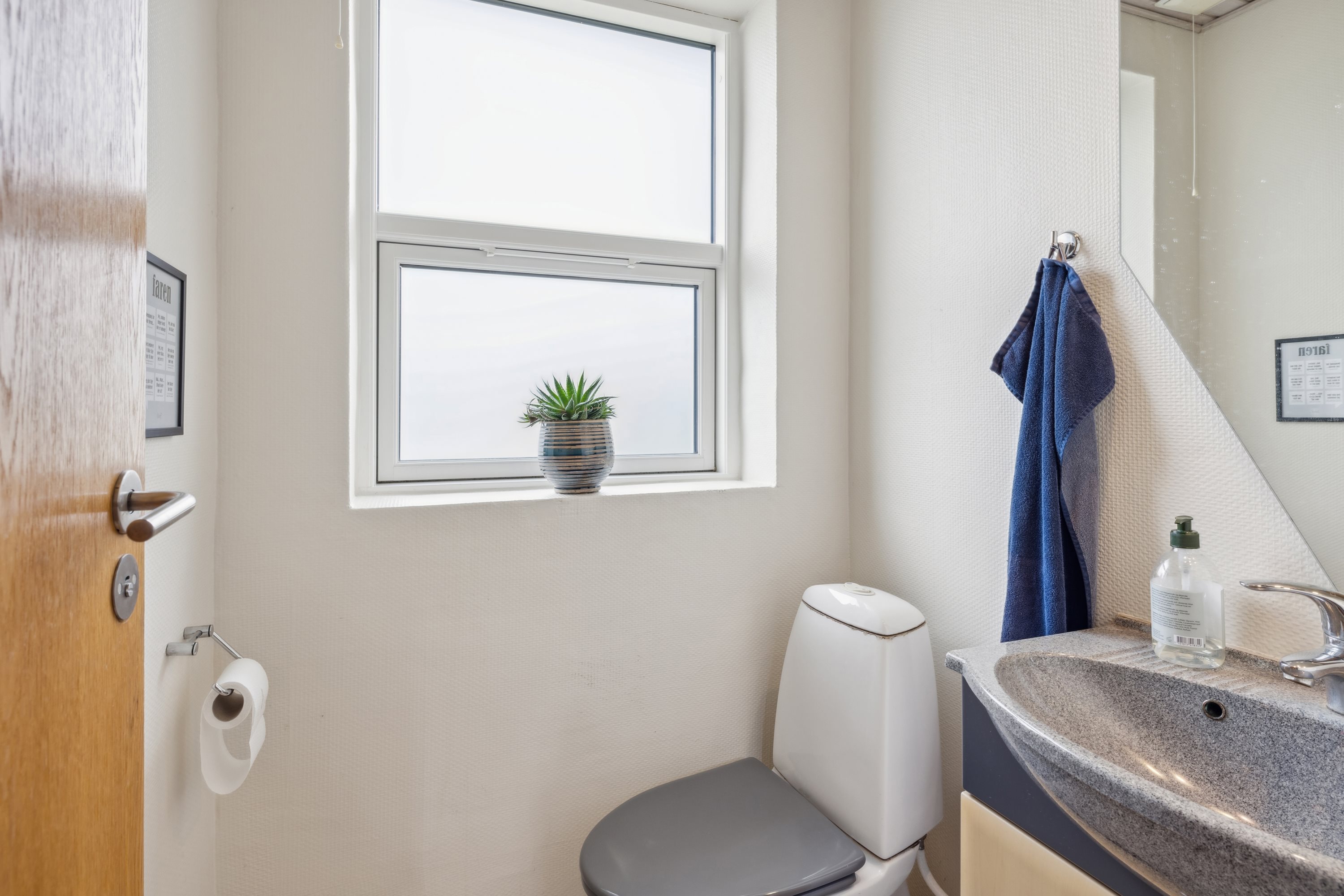 Fremhævet badeværelse billede i fuldskærmstilstand. Billede af Højvangen 38, 8800 Viborg