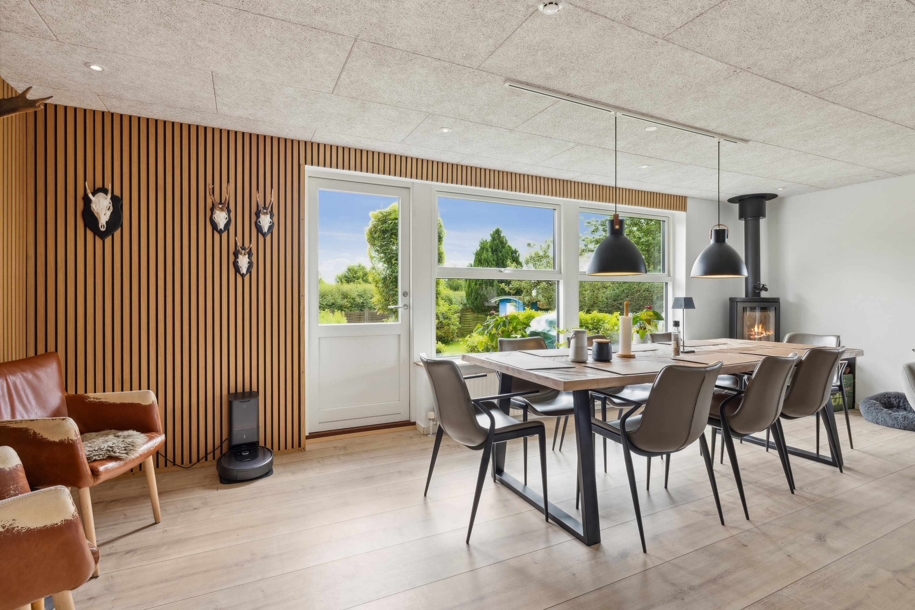 Fremhævet spisestue billede i fuldskærmstilstand. Billede af Højvangen 38, 8800 Viborg