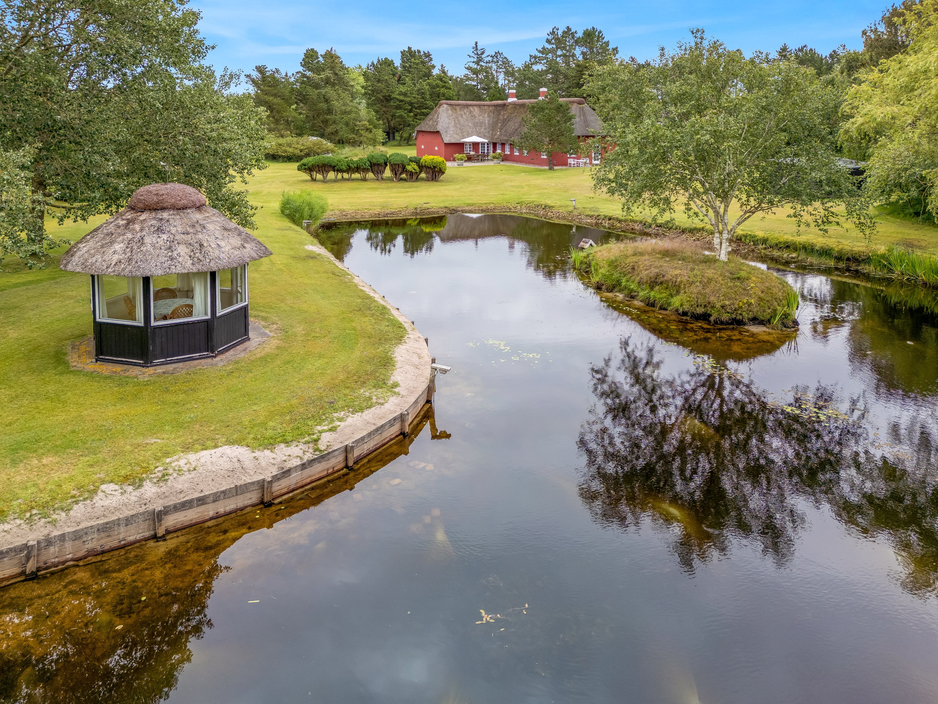 Fremhævet udendørs billede i fuldskærmstilstand. Billede af Gl Skolevej 18, Kongsmark, 6792 Rømø