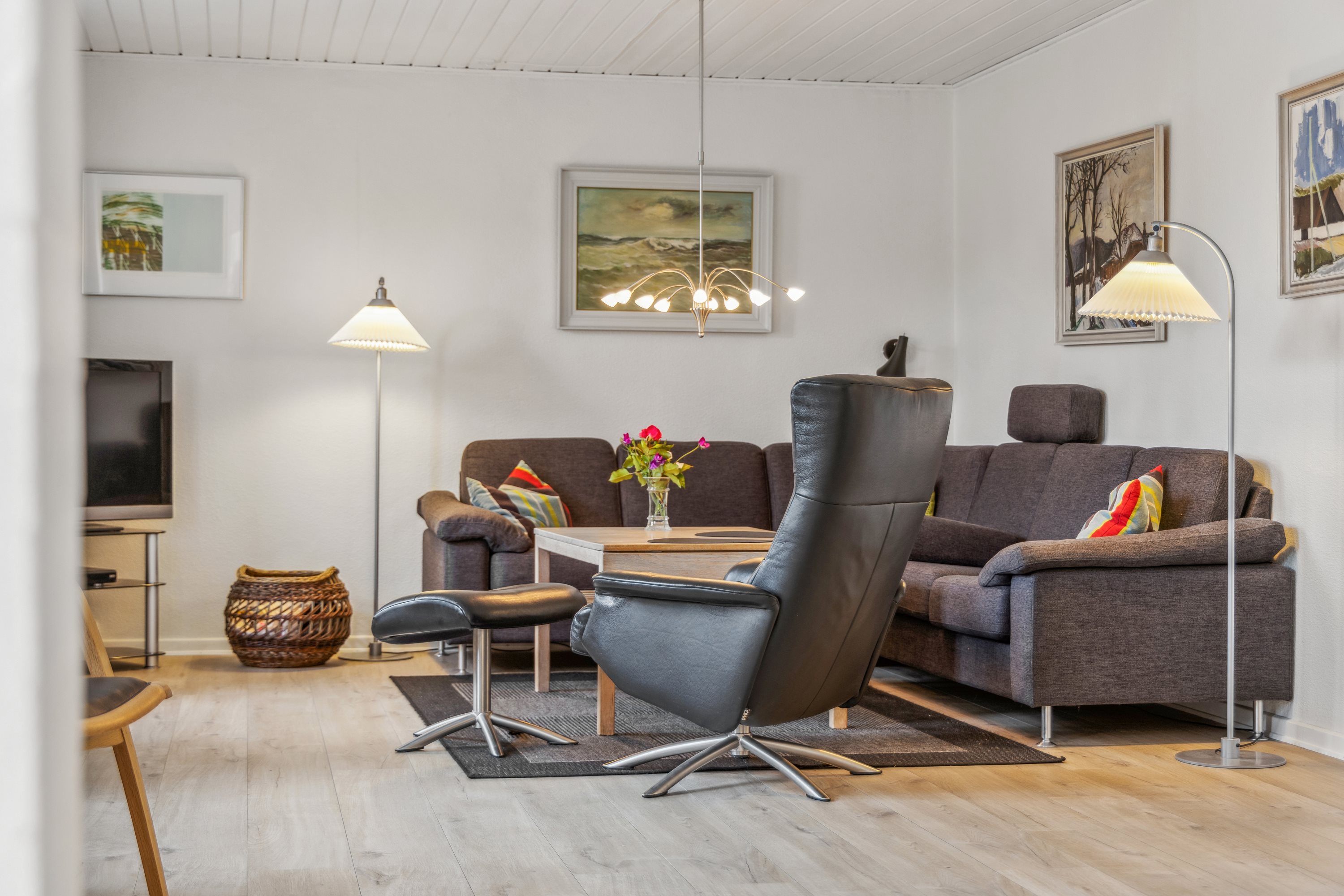 Fremhævet stue billede i fuldskærmstilstand. Billede af Gugvej 203A, Gug, 9210 Aalborg SØ