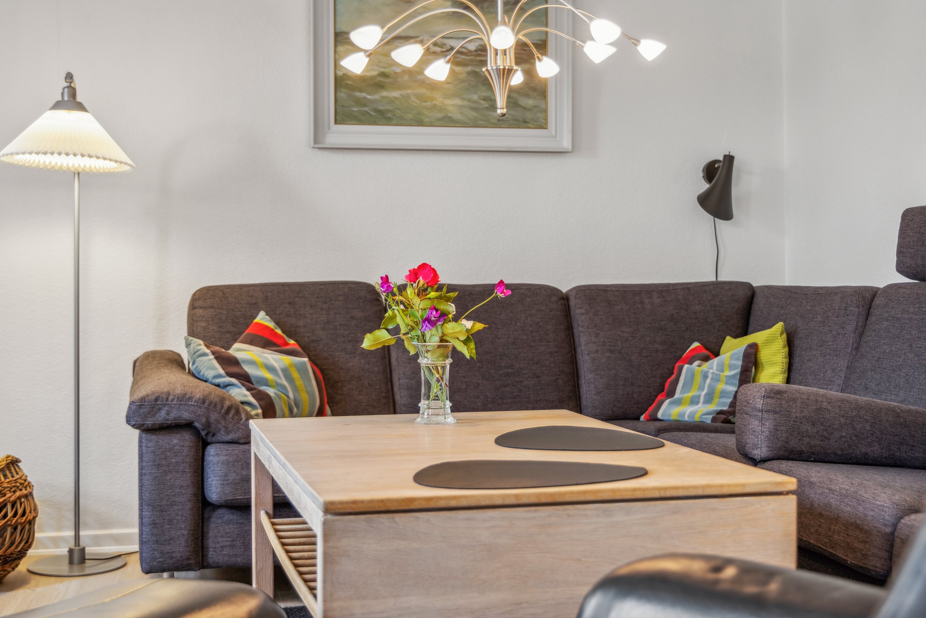 Fremhævet stue billede i fuldskærmstilstand. Billede af Gugvej 203A, Gug, 9210 Aalborg SØ