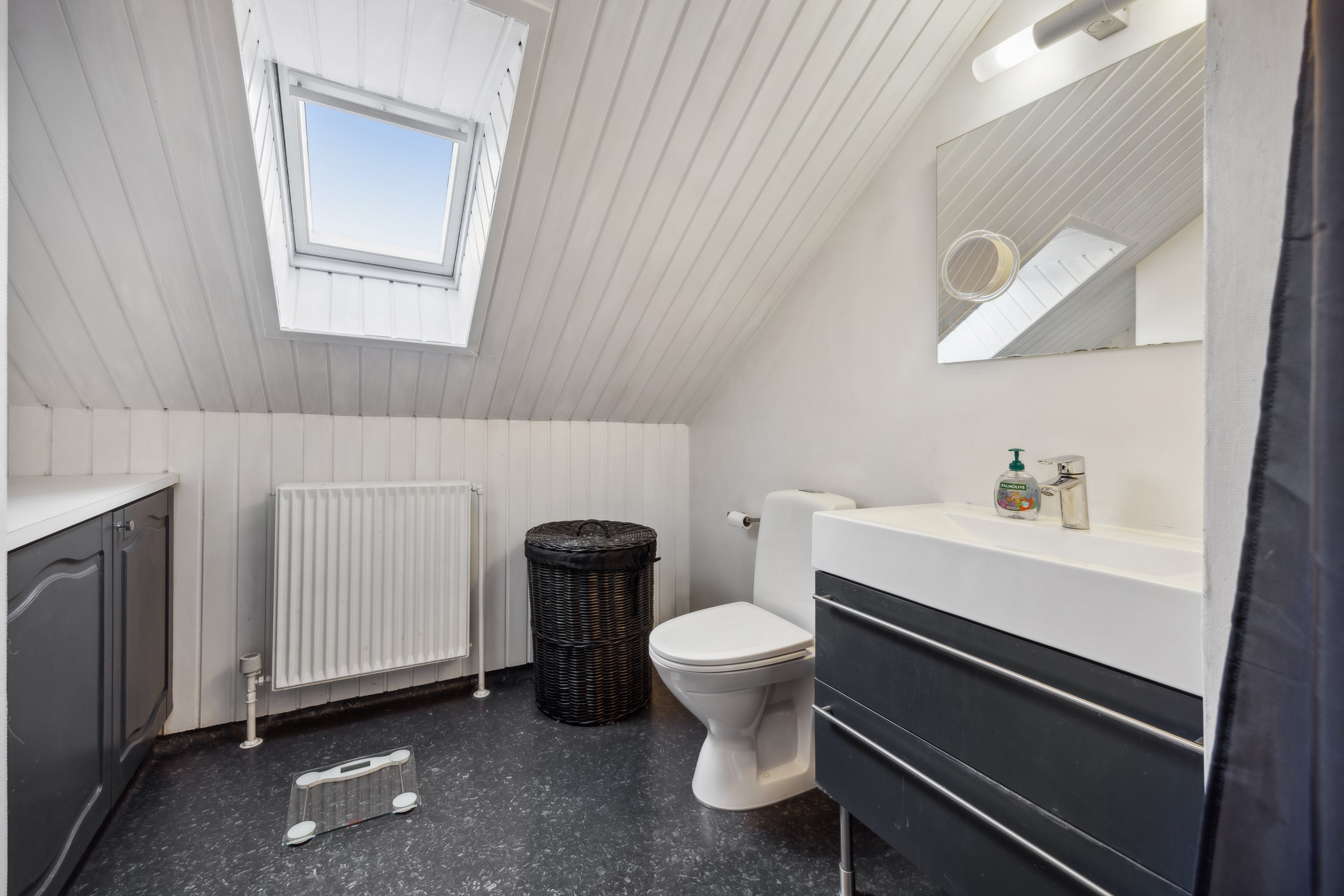 Fremhævet værelse billede i fuldskærmstilstand. Billede af Gugvej 203A, Gug, 9210 Aalborg SØ