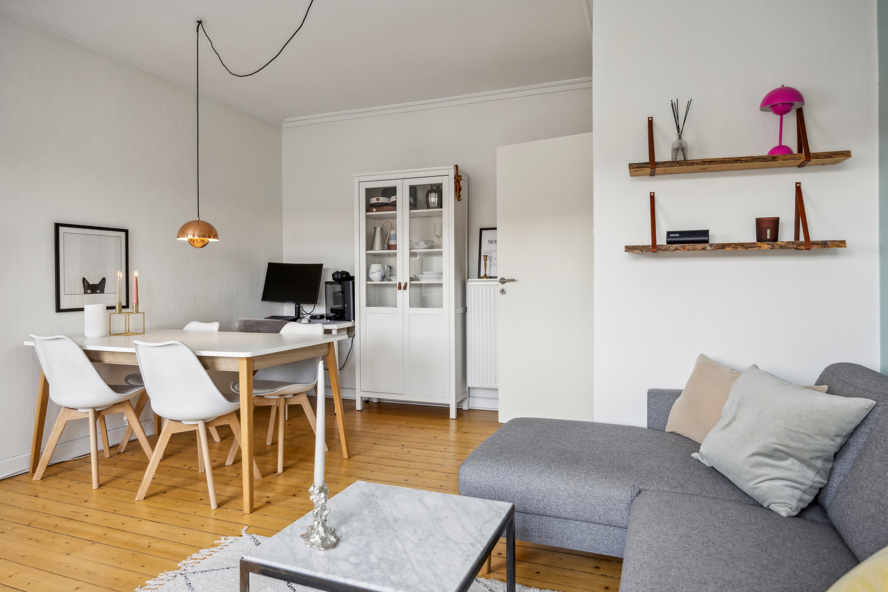 Fremhævet stue billede i fuldskærmstilstand. Billede af Sønderbro 17, 4. tv., 9000 Aalborg