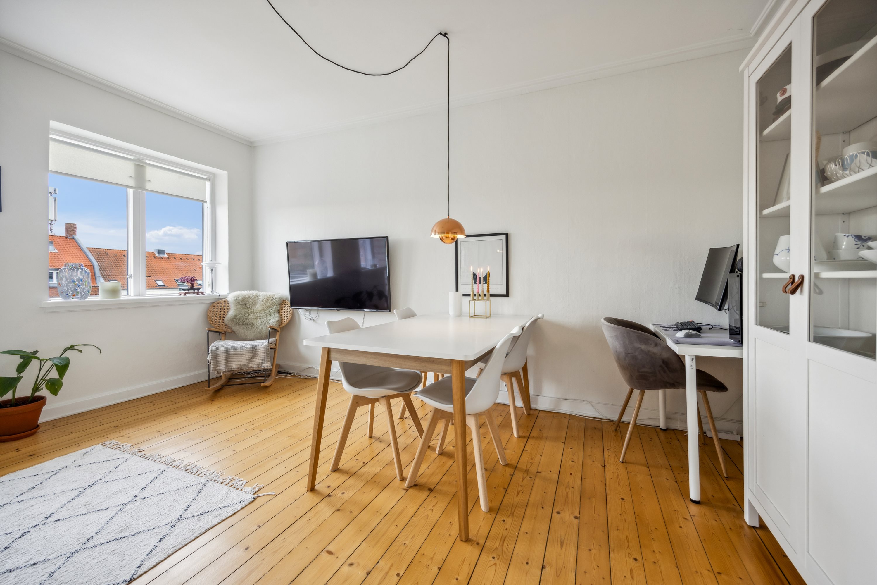 Fremhævet stue billede i fuldskærmstilstand. Billede af Sønderbro 17, 4. tv., 9000 Aalborg