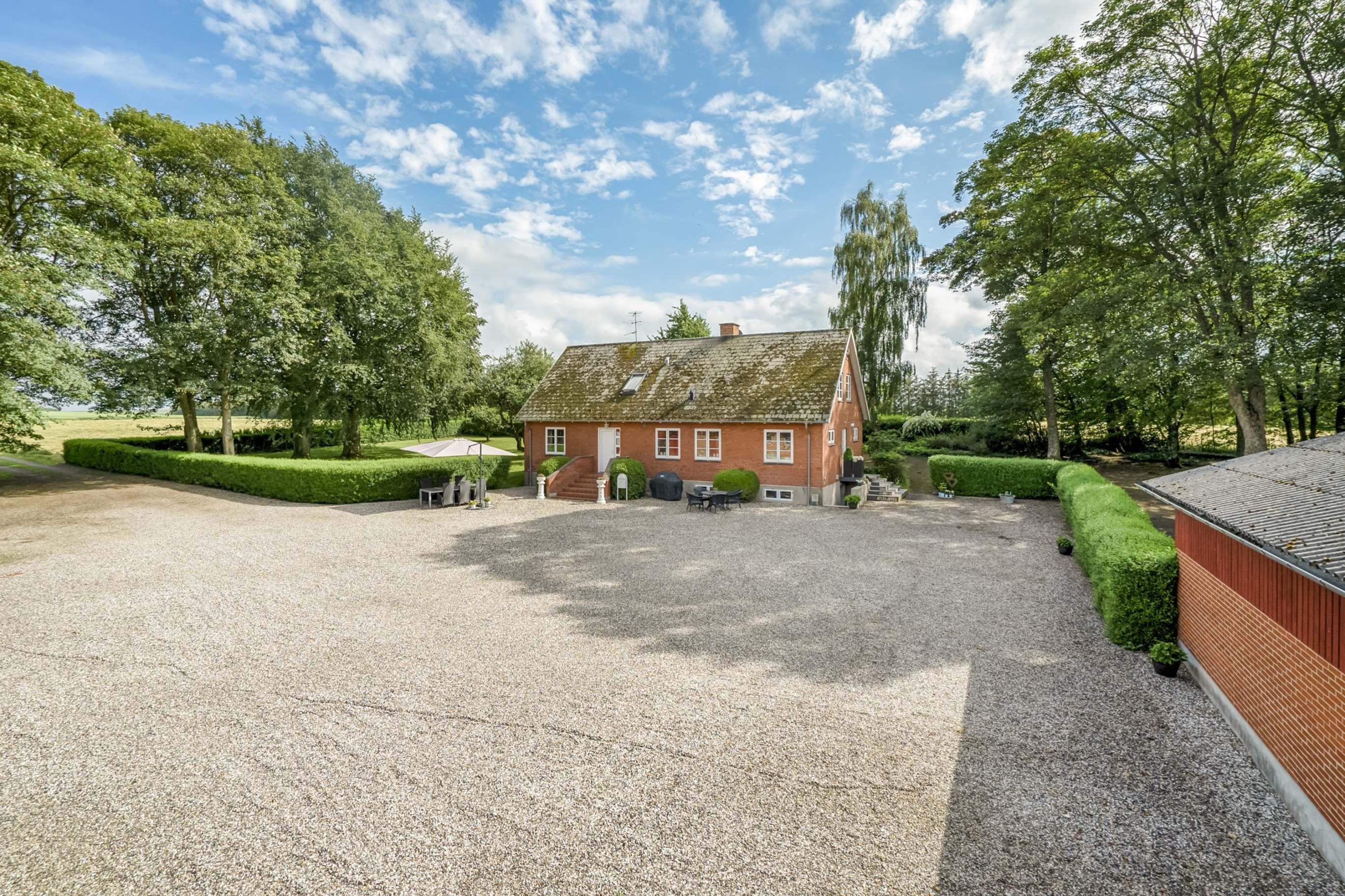 Landejendom på Koustedvej 34, Asferg, 8990 Fårup