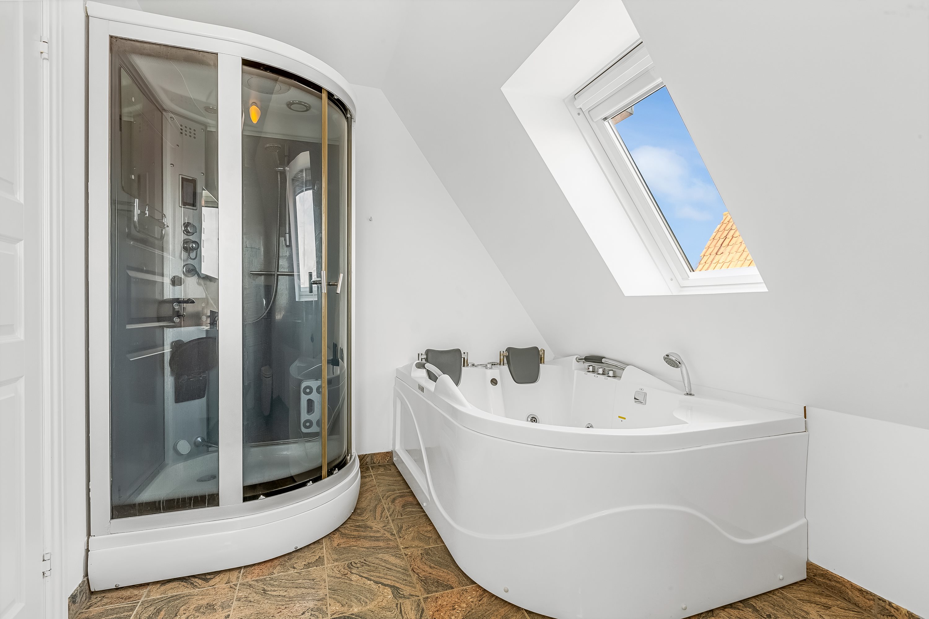 Fremhævet badeværelse billede i fuldskærmstilstand. Billede af Vesterhavsgade 121, 7680 Thyborøn