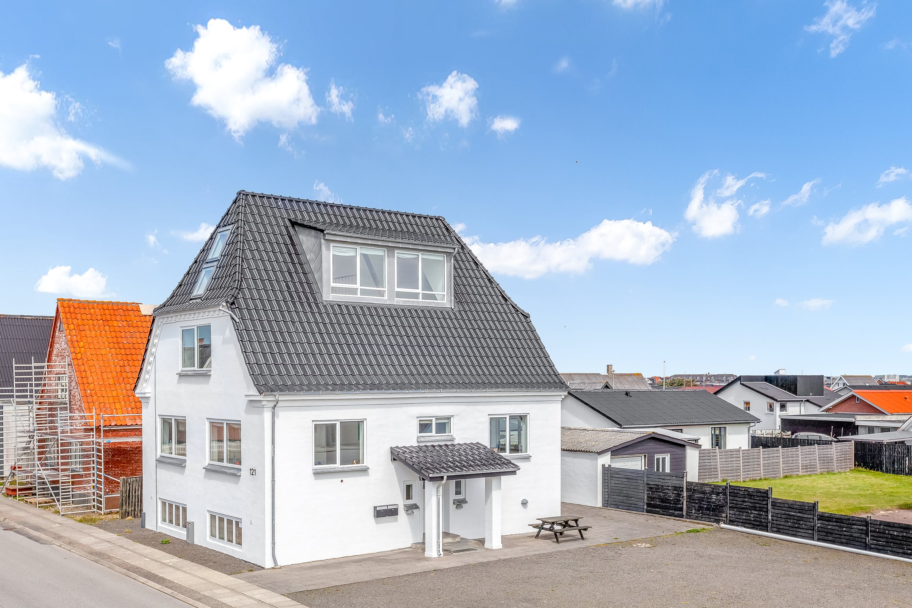 Fremhævet mastefoto billede i fuldskærmstilstand. Billede af Vesterhavsgade 121, 7680 Thyborøn