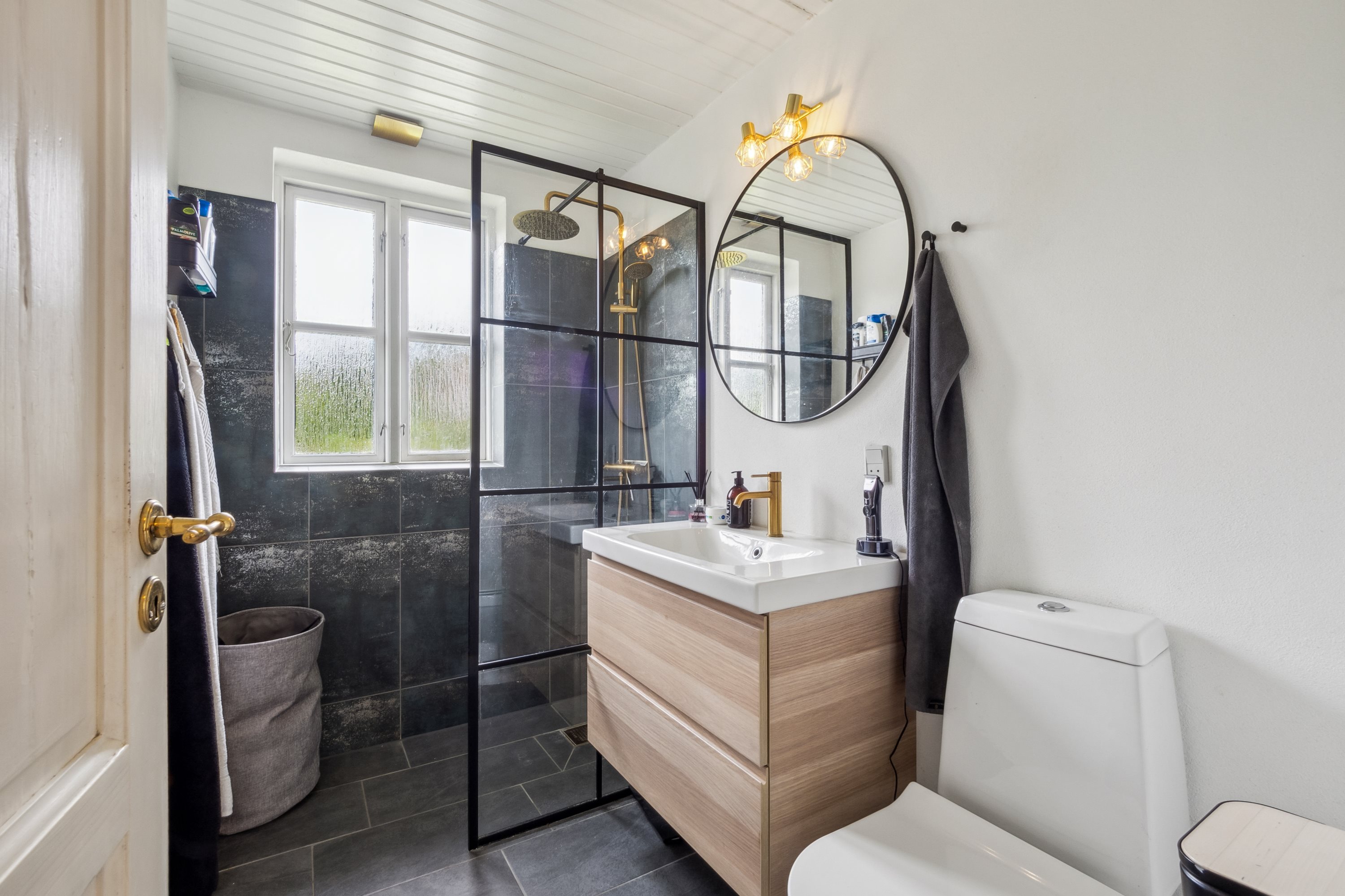 Fremhævet badeværelse billede i fuldskærmstilstand. Billede af Agertoften 12, Vodstrup, 7900 Nykøbing M