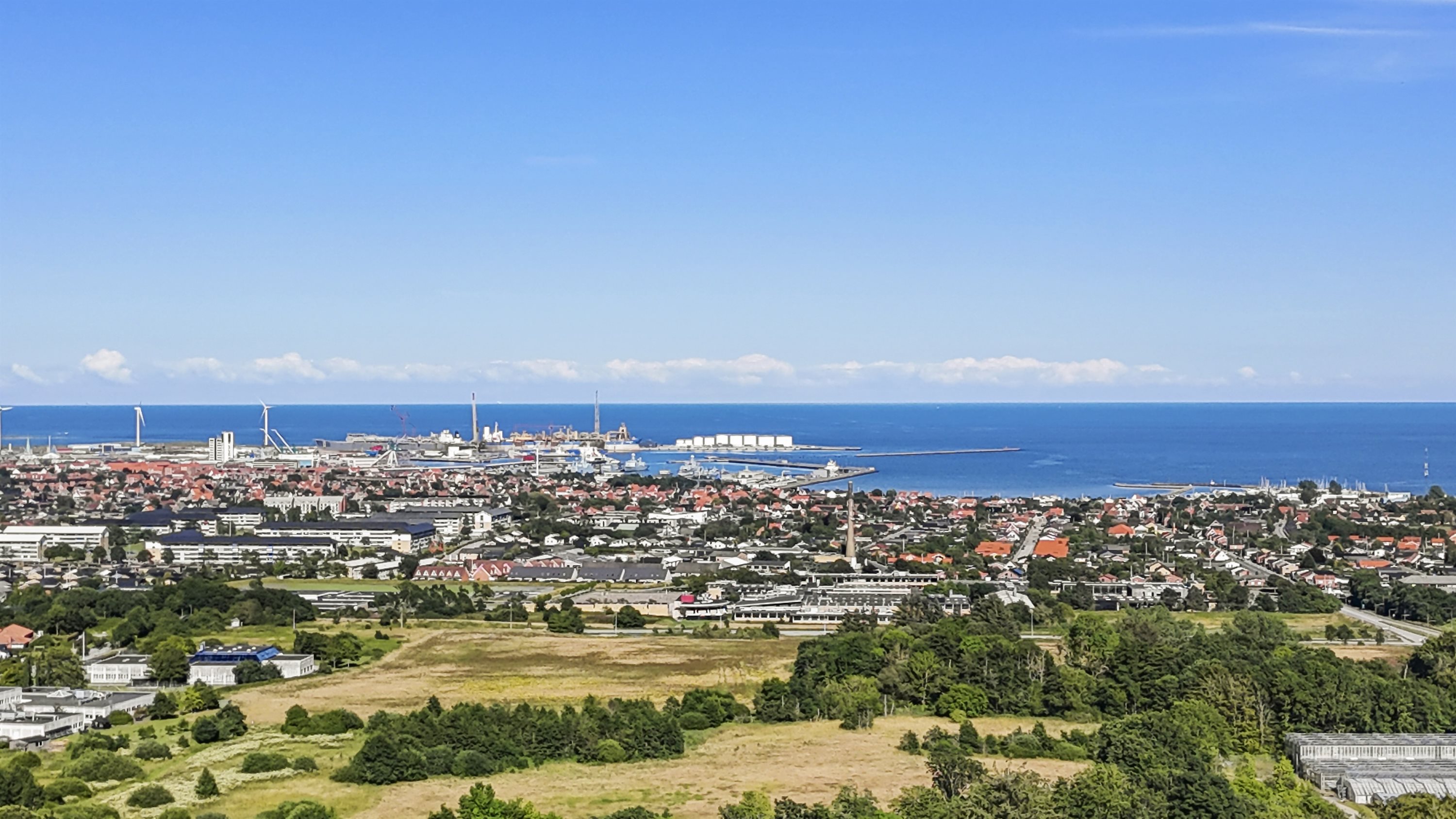 Fremhævet luftfoto billede i fuldskærmstilstand. Billede af Tronderupvej 34, Kilden, 9900 Frederikshavn