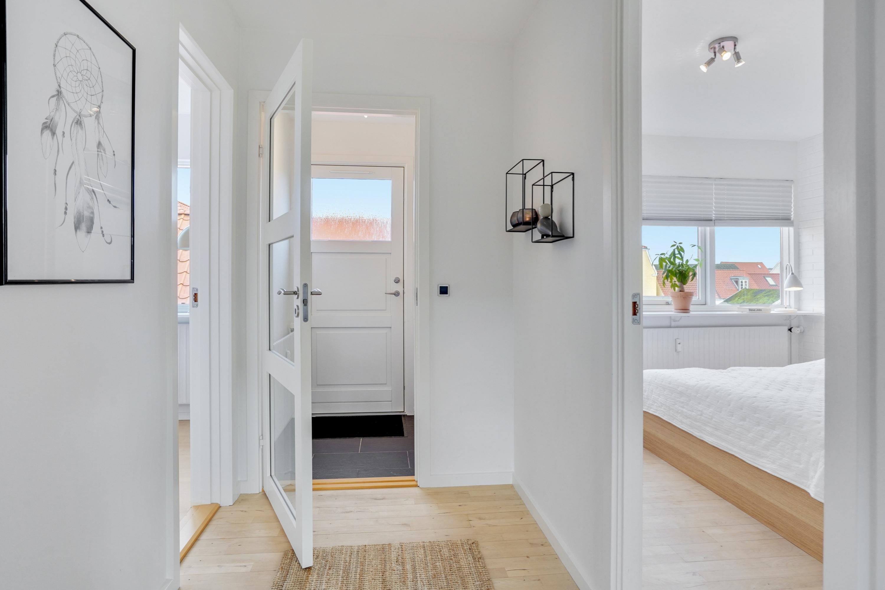 Fremhævet indgang billede i fuldskærmstilstand. Billede af St Tranegade 22, 1. tv., 9240 Nibe