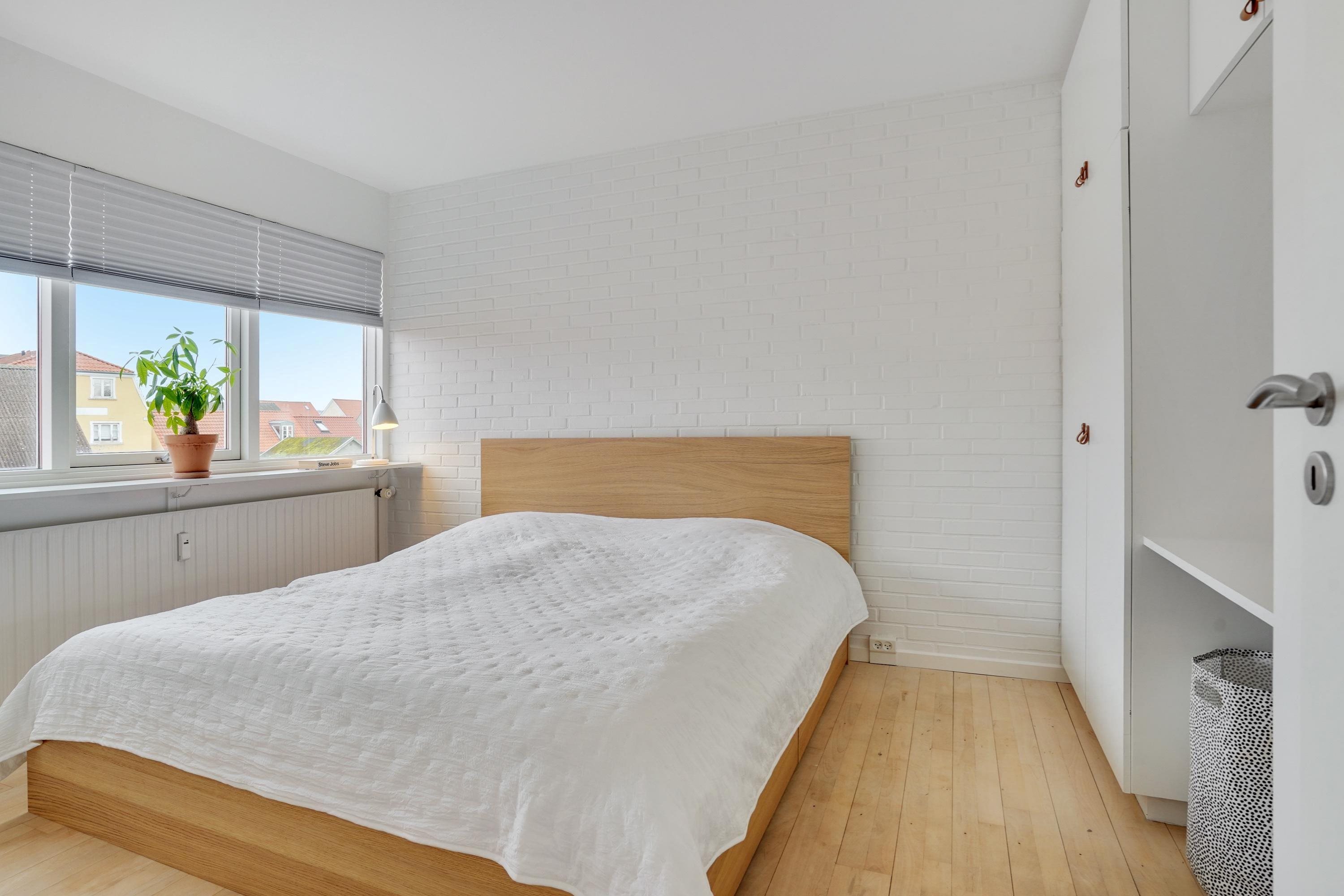 Fremhævet soveværelse billede i fuldskærmstilstand. Billede af St Tranegade 22, 1. tv., 9240 Nibe