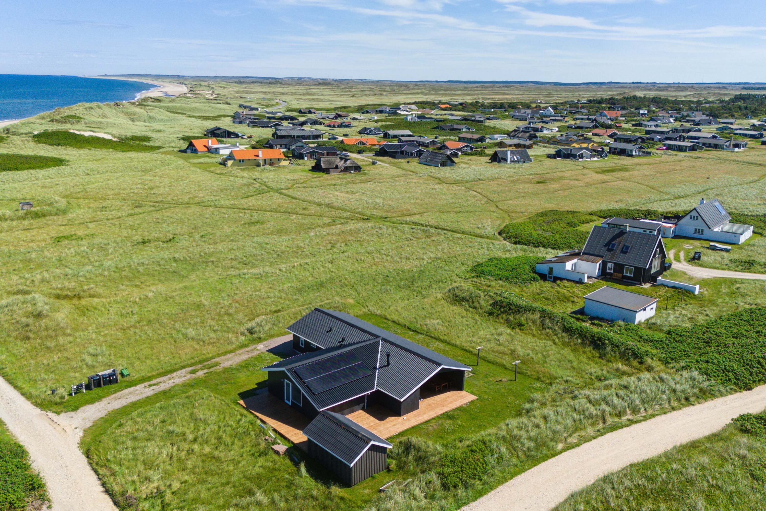 Fremhævet luftfoto billede i fuldskærmstilstand. Billede af P. Madsens Gang 27, Klitmøller, 7700 Thisted