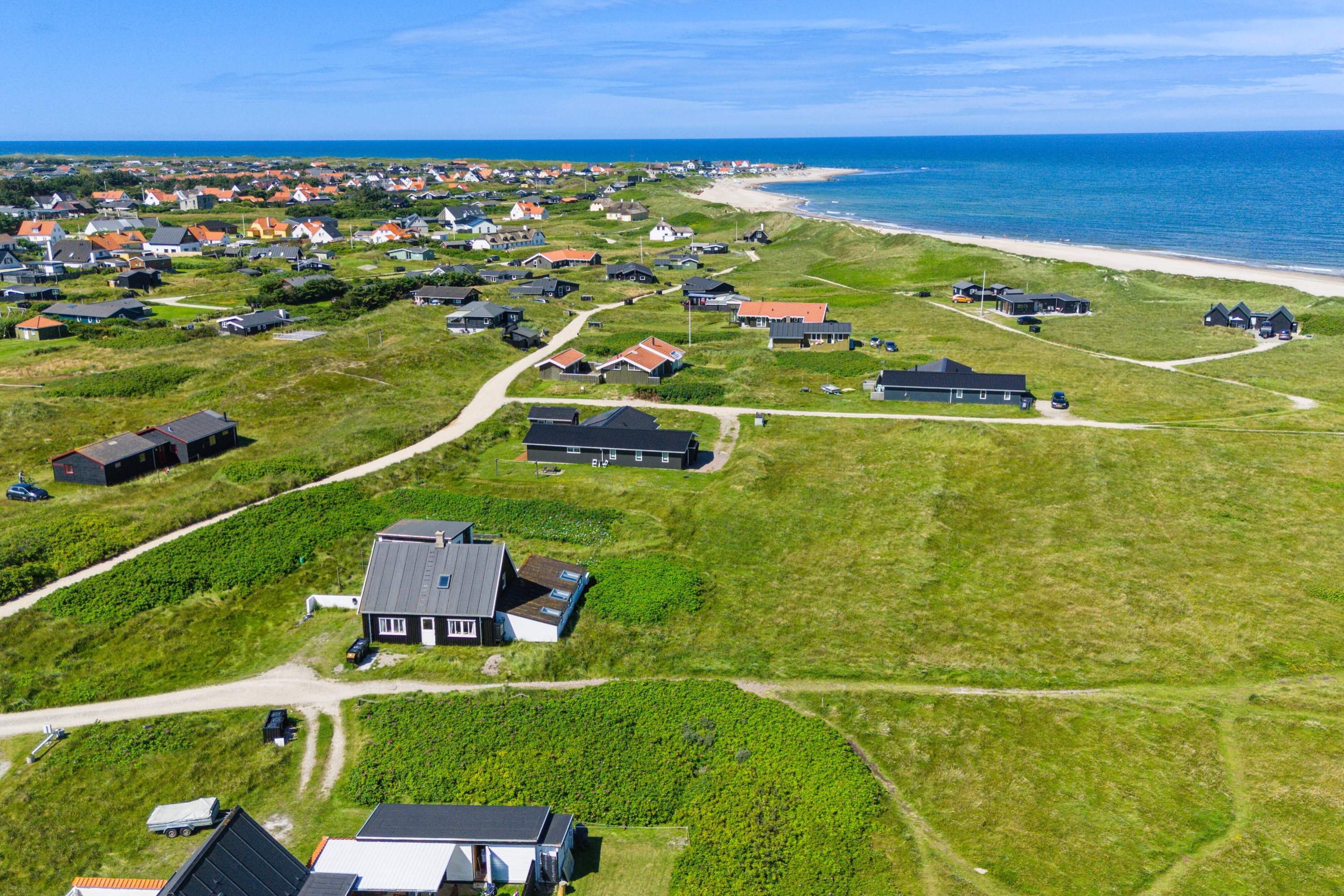 Fremhævet luftfoto billede i fuldskærmstilstand. Billede af P. Madsens Gang 27, Klitmøller, 7700 Thisted