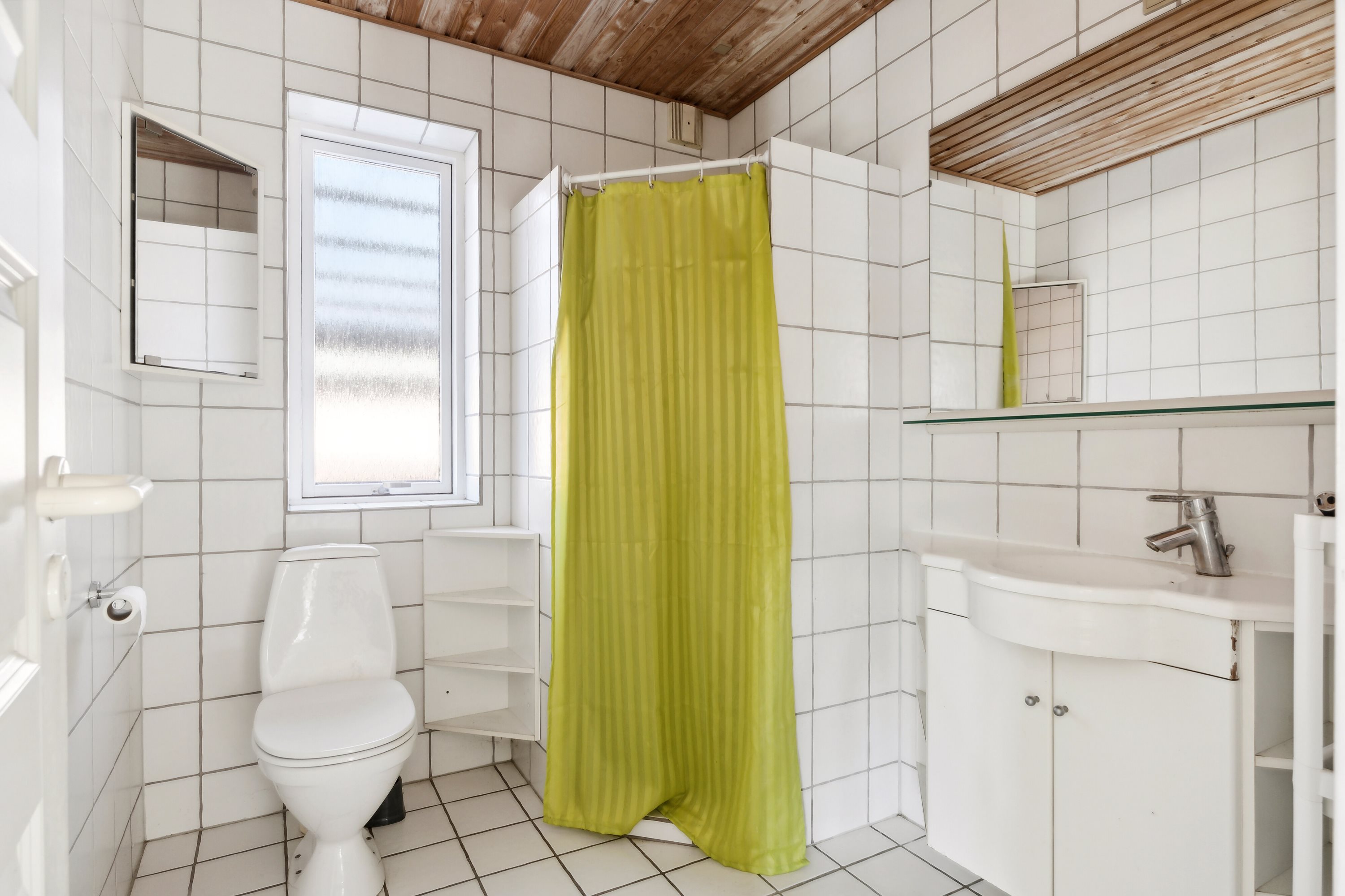 Fremhævet badeværelse billede i fuldskærmstilstand. Billede af Skovmærkevej 12, 5220 Odense SØ