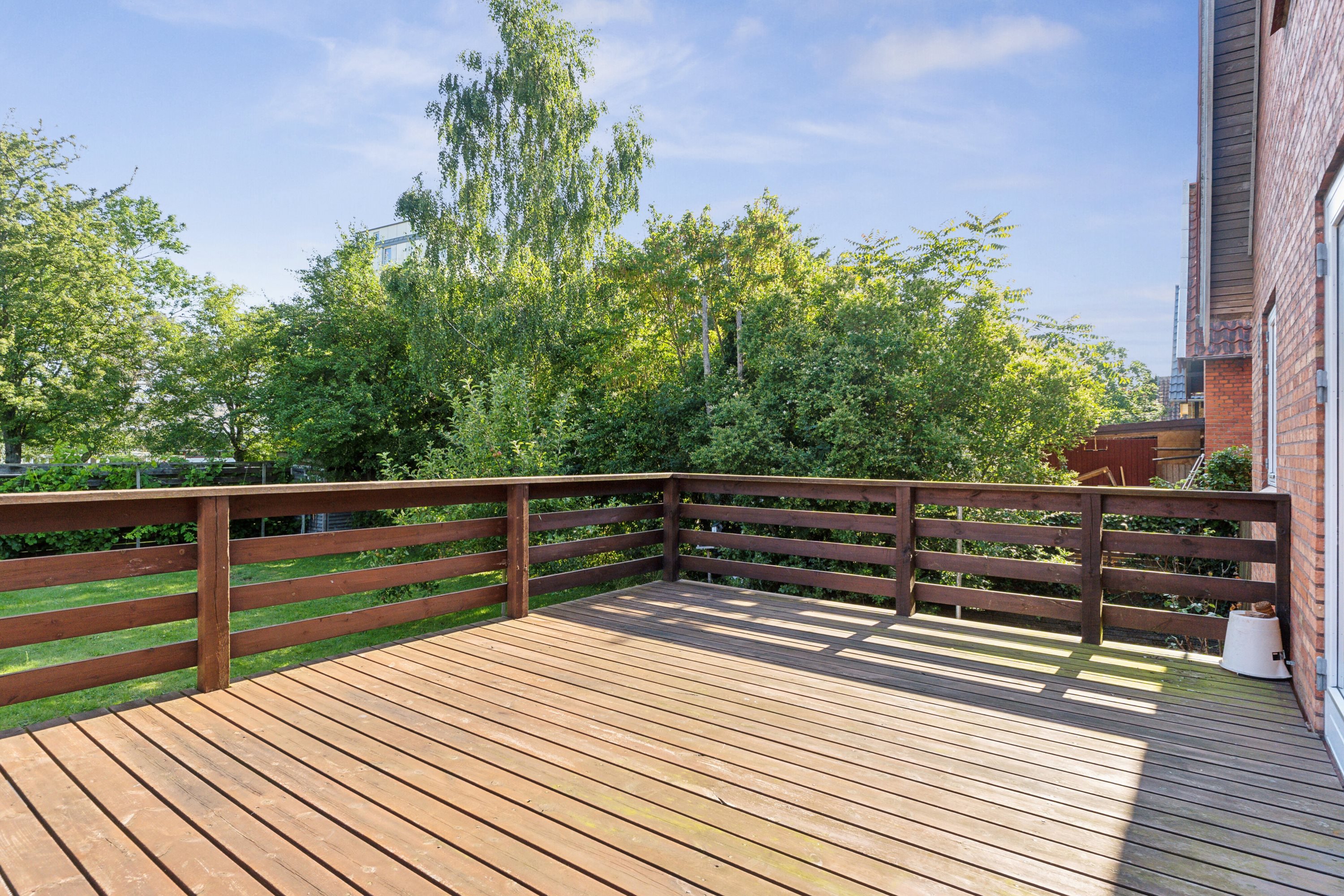 Fremhævet terrasse billede i fuldskærmstilstand. Billede af Skovmærkevej 12, 5220 Odense SØ