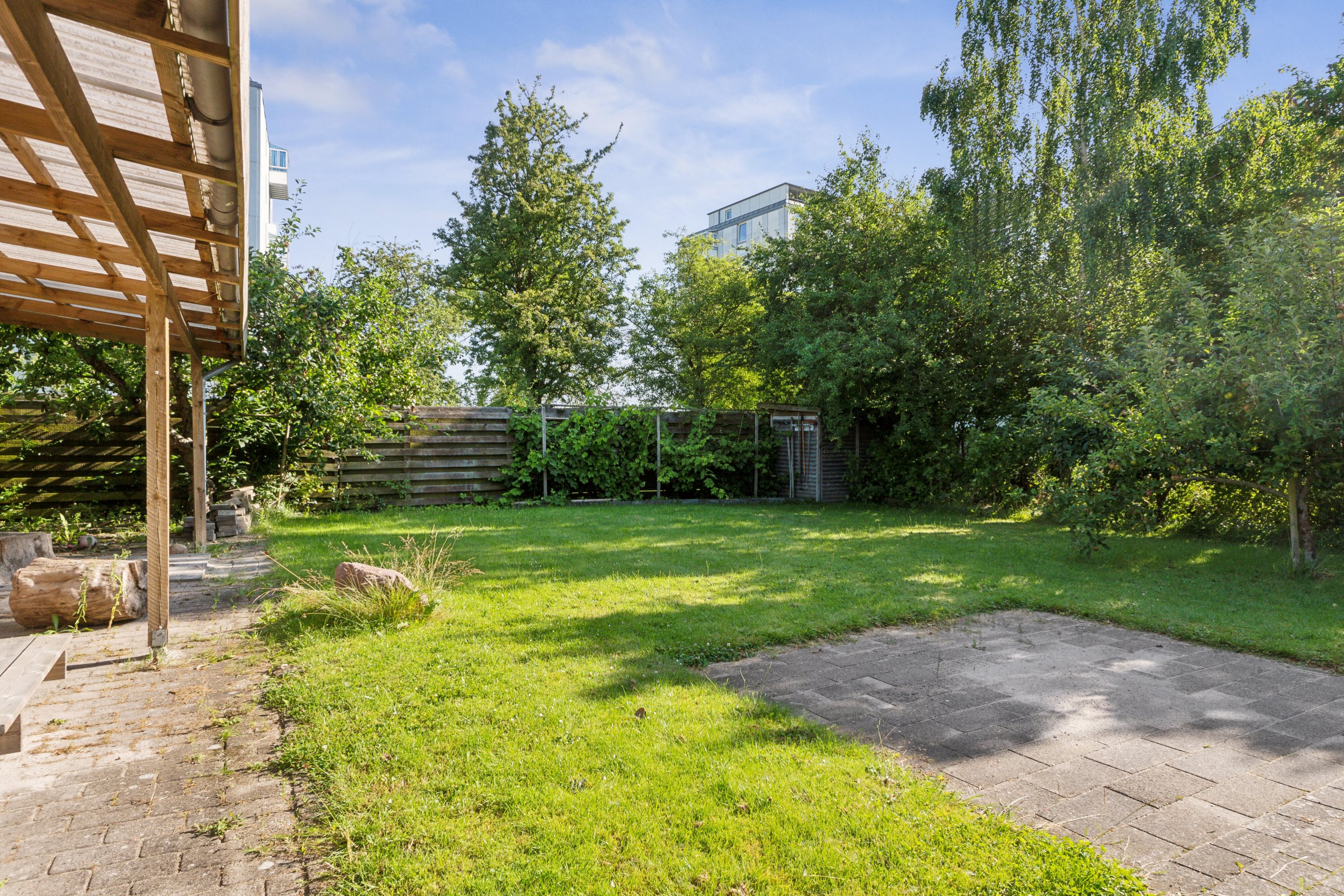 Fremhævet have billede i fuldskærmstilstand. Billede af Skovmærkevej 12, 5220 Odense SØ