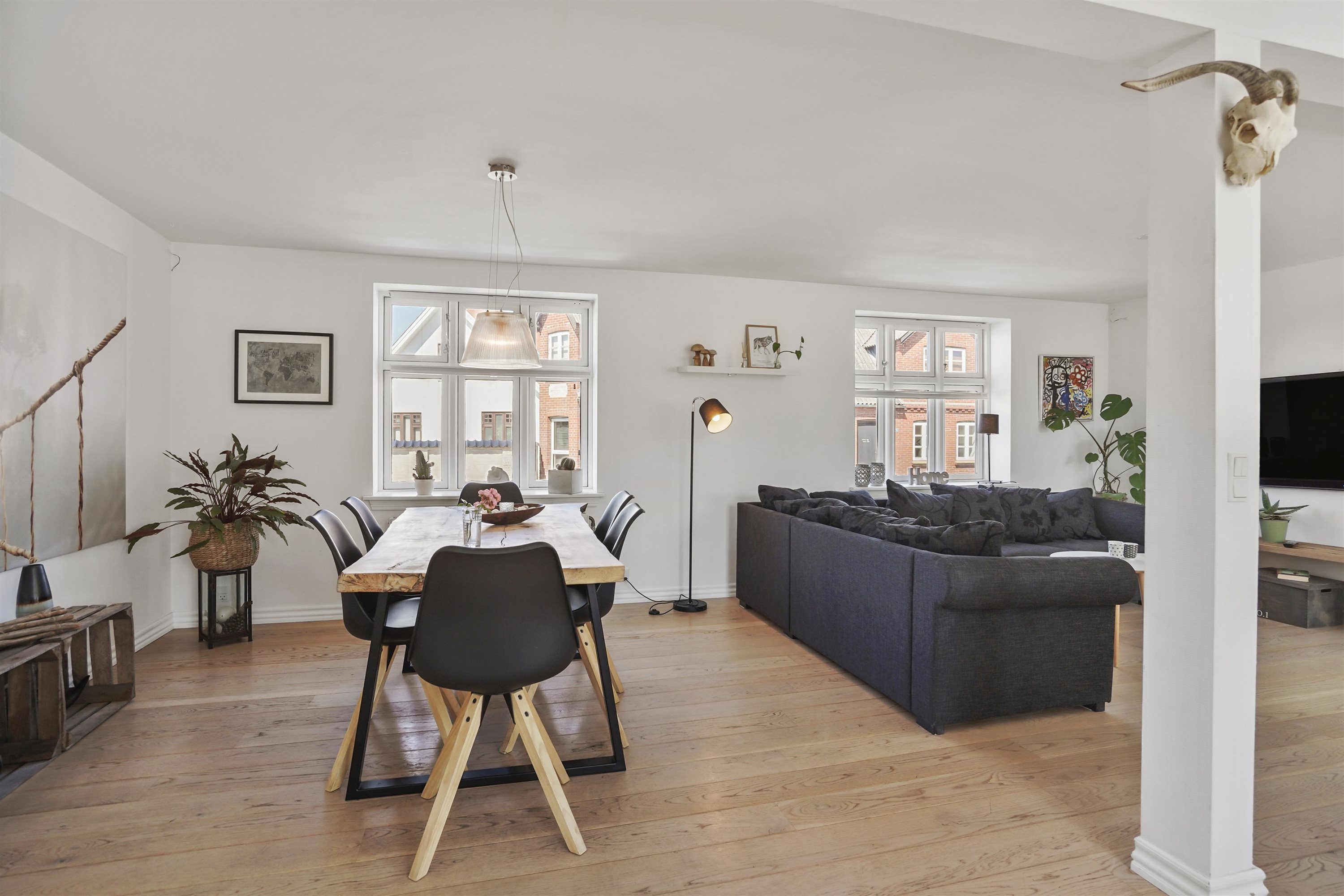 Fremhævet stue billede i fuldskærmstilstand. Billede af Gærumvej 13, 9900 Frederikshavn