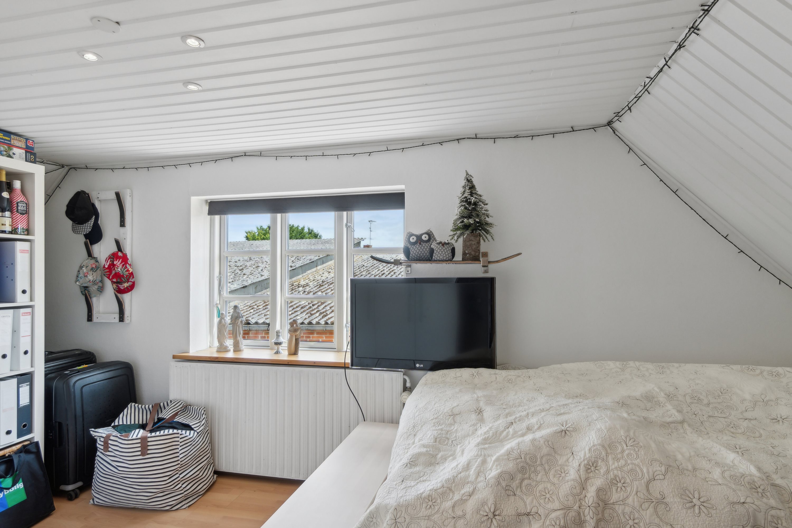 Fremhævet soveværelse billede i fuldskærmstilstand. Billede af Møllebakken 9, 4581 Rørvig