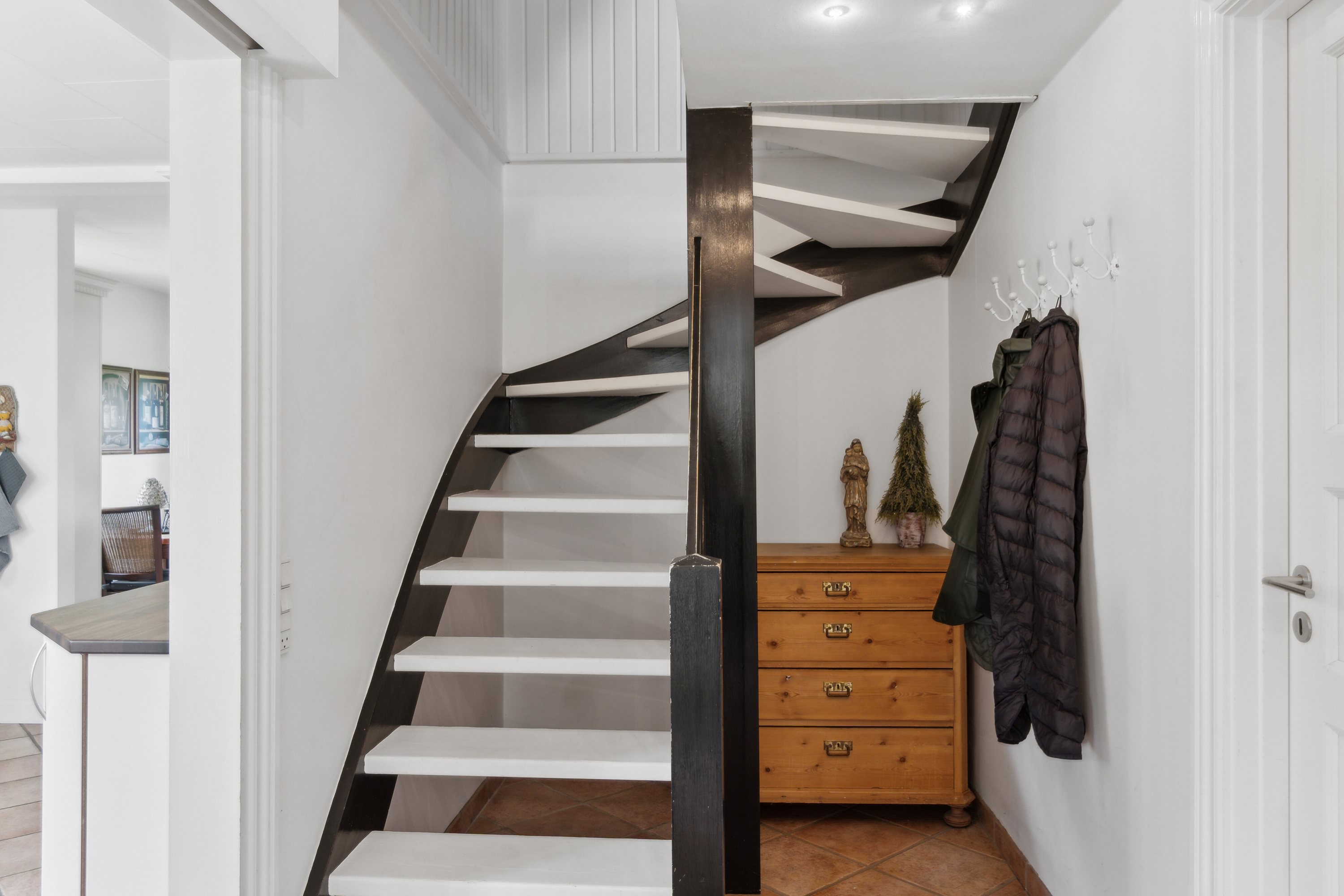 Fremhævet trappe billede i fuldskærmstilstand. Billede af Møllebakken 9, 4581 Rørvig