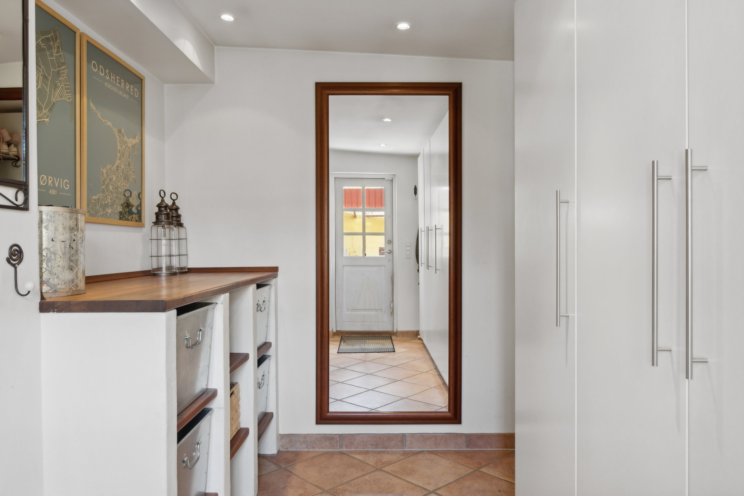 Fremhævet gang billede i fuldskærmstilstand. Billede af Møllebakken 9, 4581 Rørvig