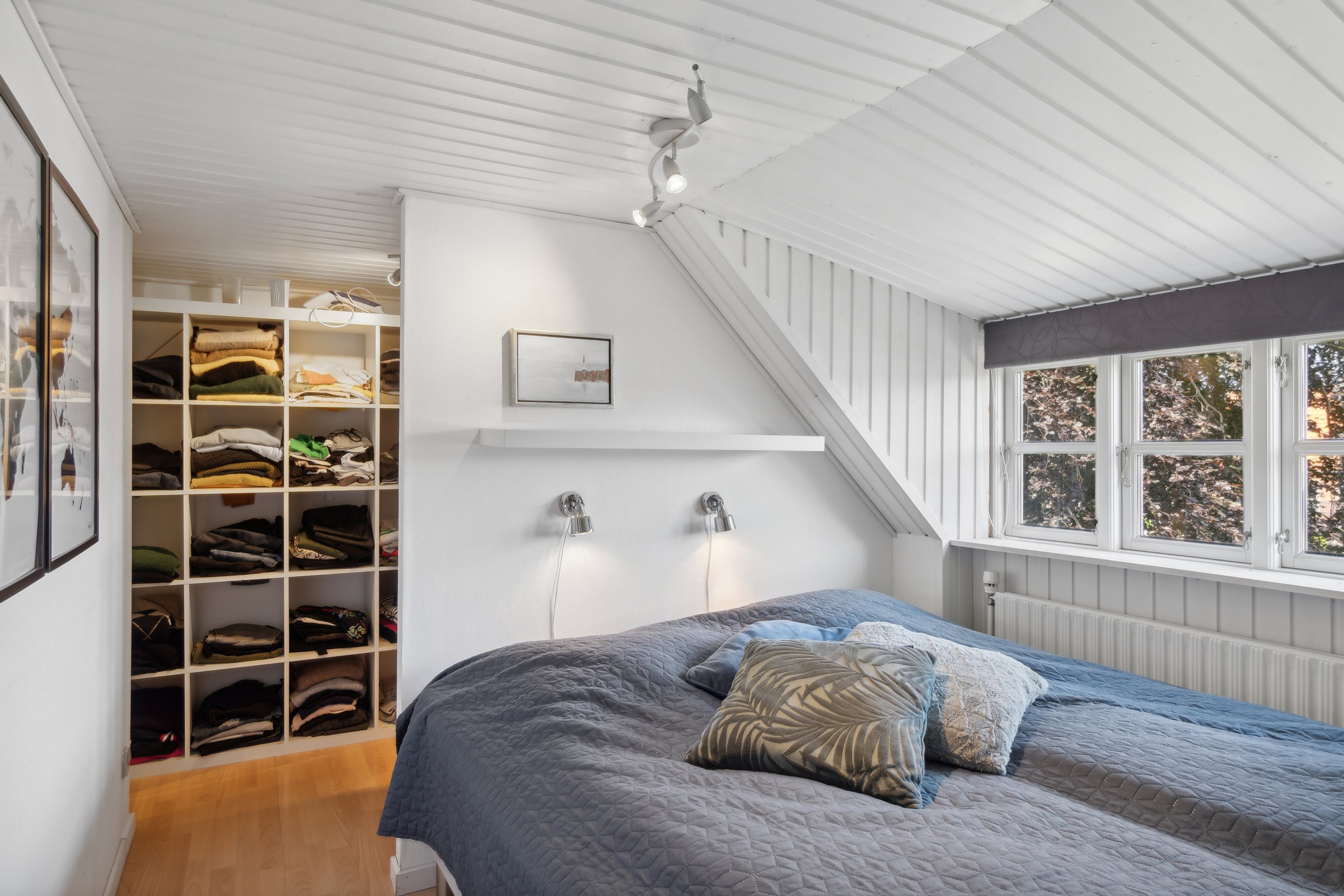 Fremhævet soveværelse billede i fuldskærmstilstand. Billede af Møllebakken 9, 4581 Rørvig