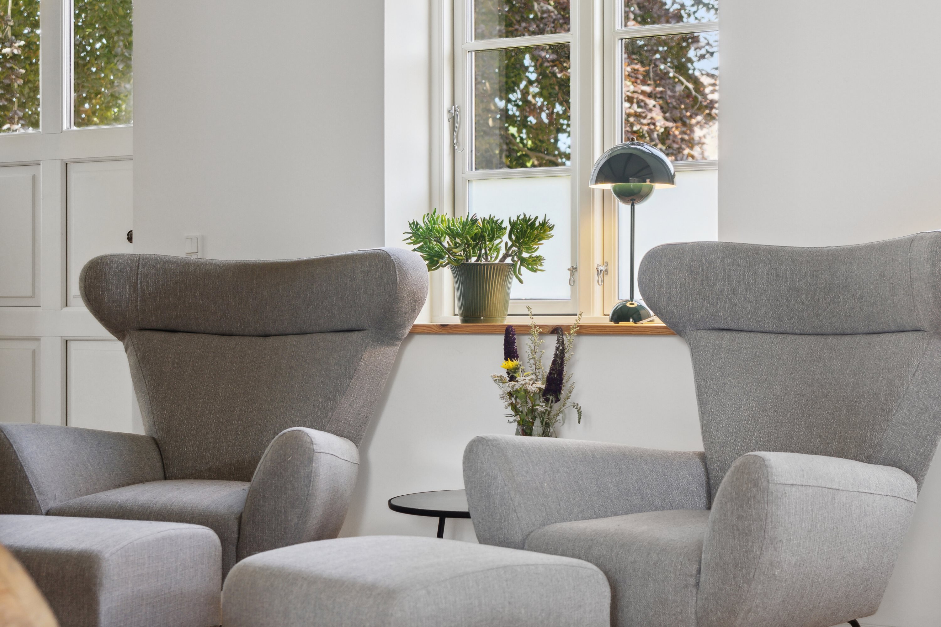 Fremhævet stue billede i fuldskærmstilstand. Billede af Møllebakken 9, 4581 Rørvig