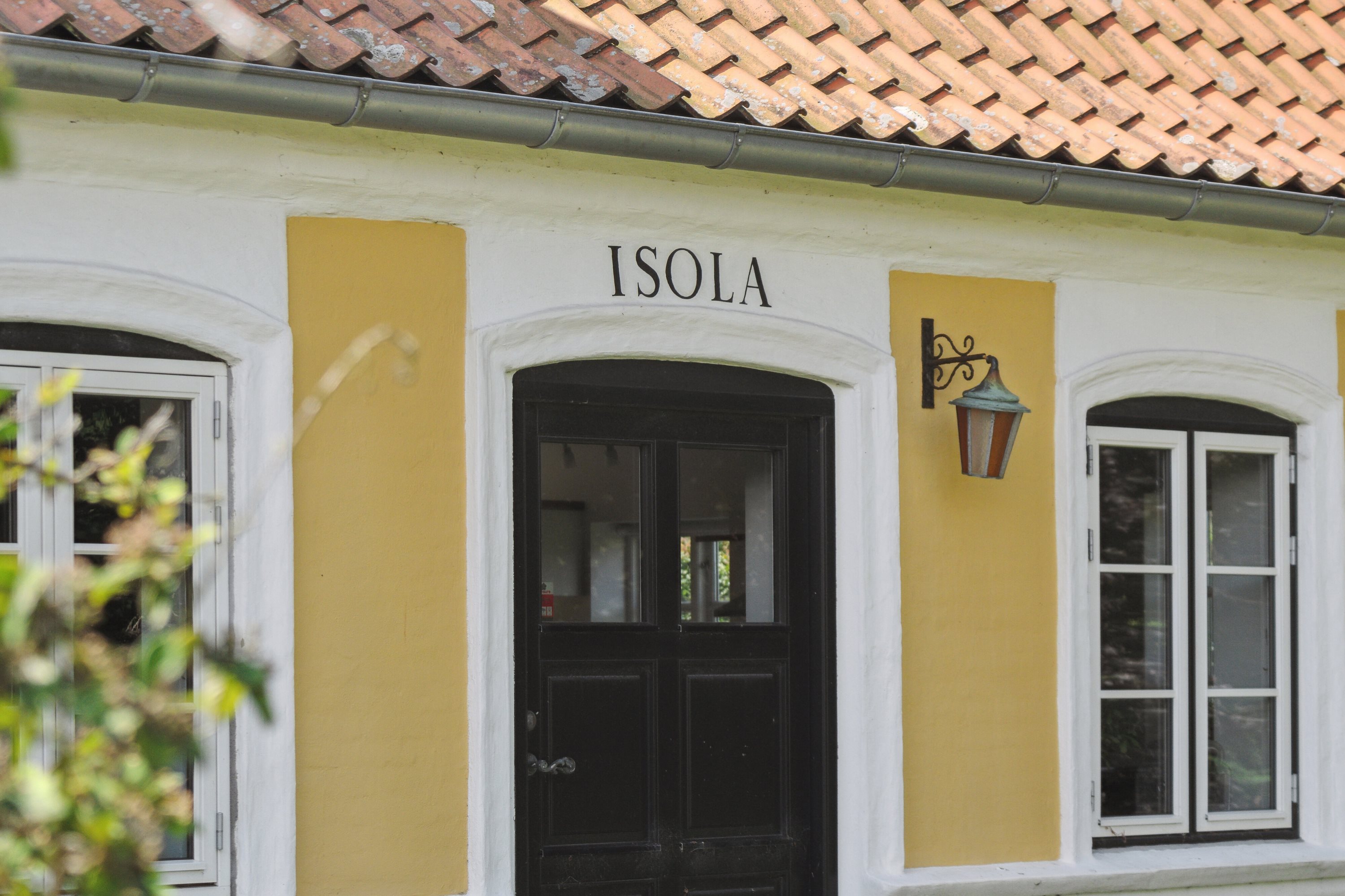 Fremhævet udendørs billede i fuldskærmstilstand. Billede af Møllebakken 9, 4581 Rørvig