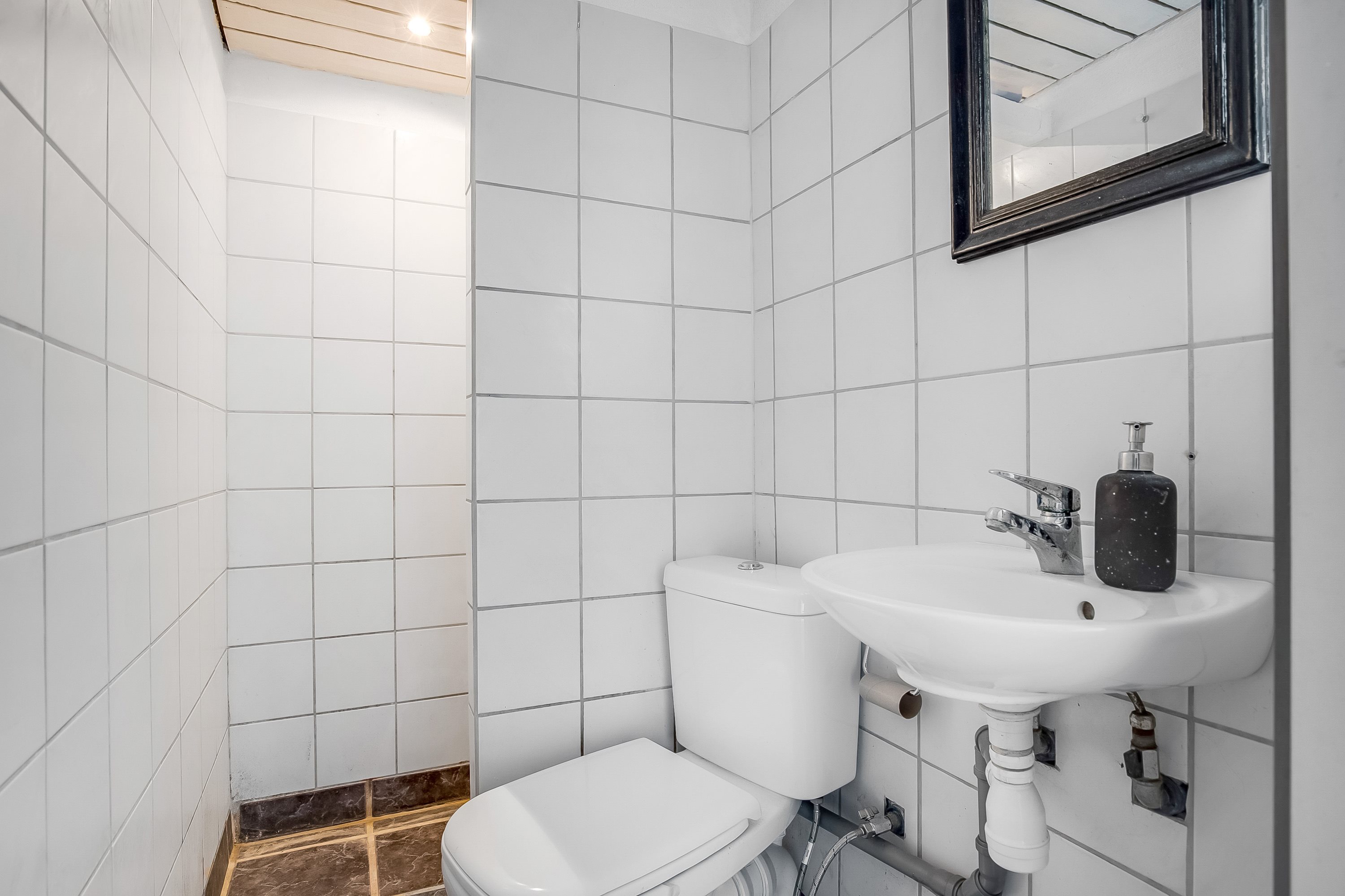 Fremhævet badeværelse billede i fuldskærmstilstand. Billede af Fyrrelunden 20, 6051 Almind