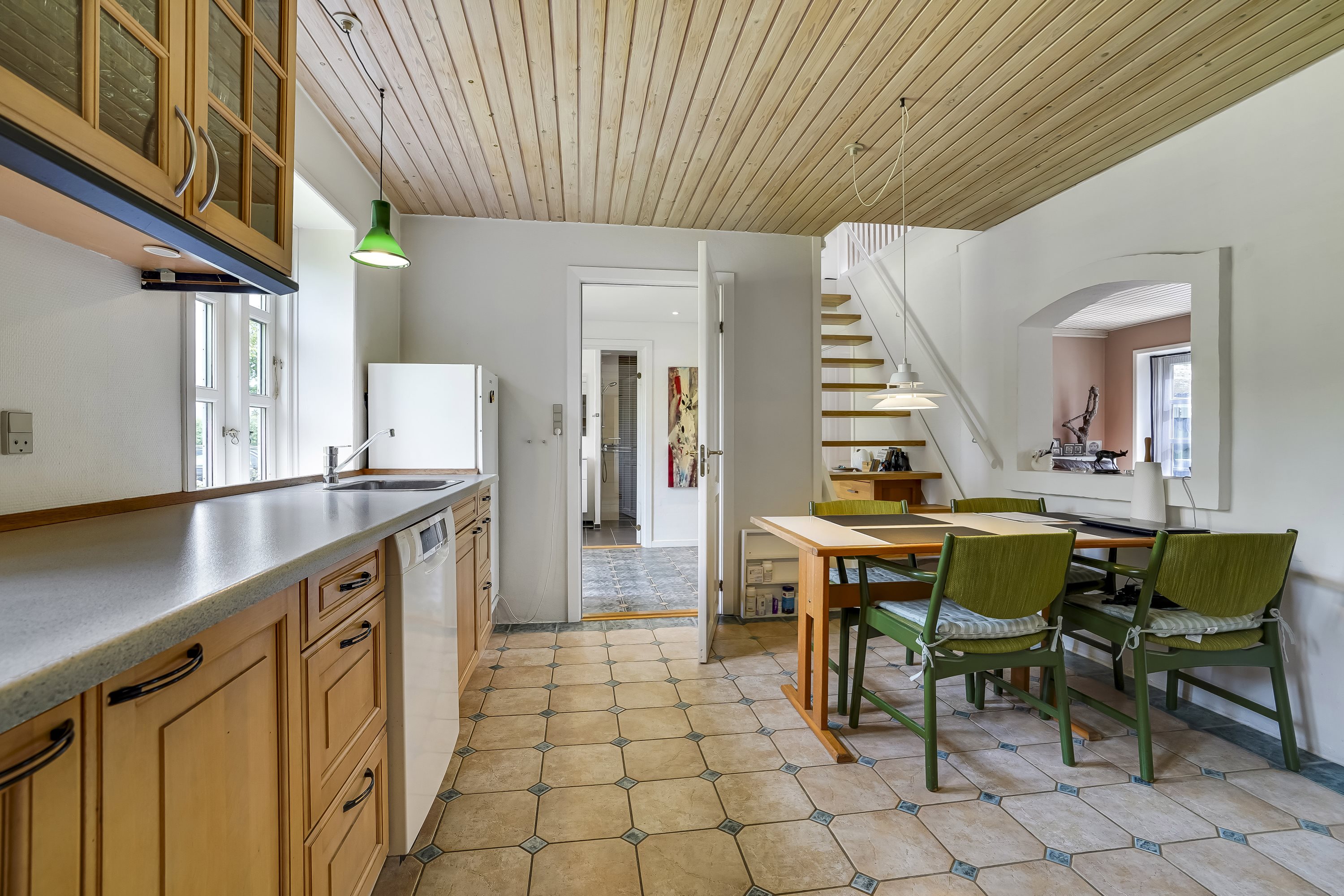 Fremhævet køkken billede i fuldskærmstilstand. Billede af Klintholmvej 14, Vejlbyskov, 5500 Middelfart