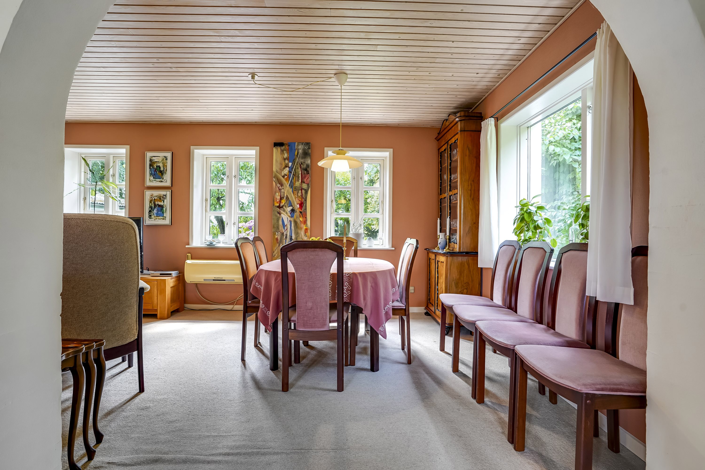 Fremhævet stue billede i fuldskærmstilstand. Billede af Klintholmvej 14, Vejlbyskov, 5500 Middelfart