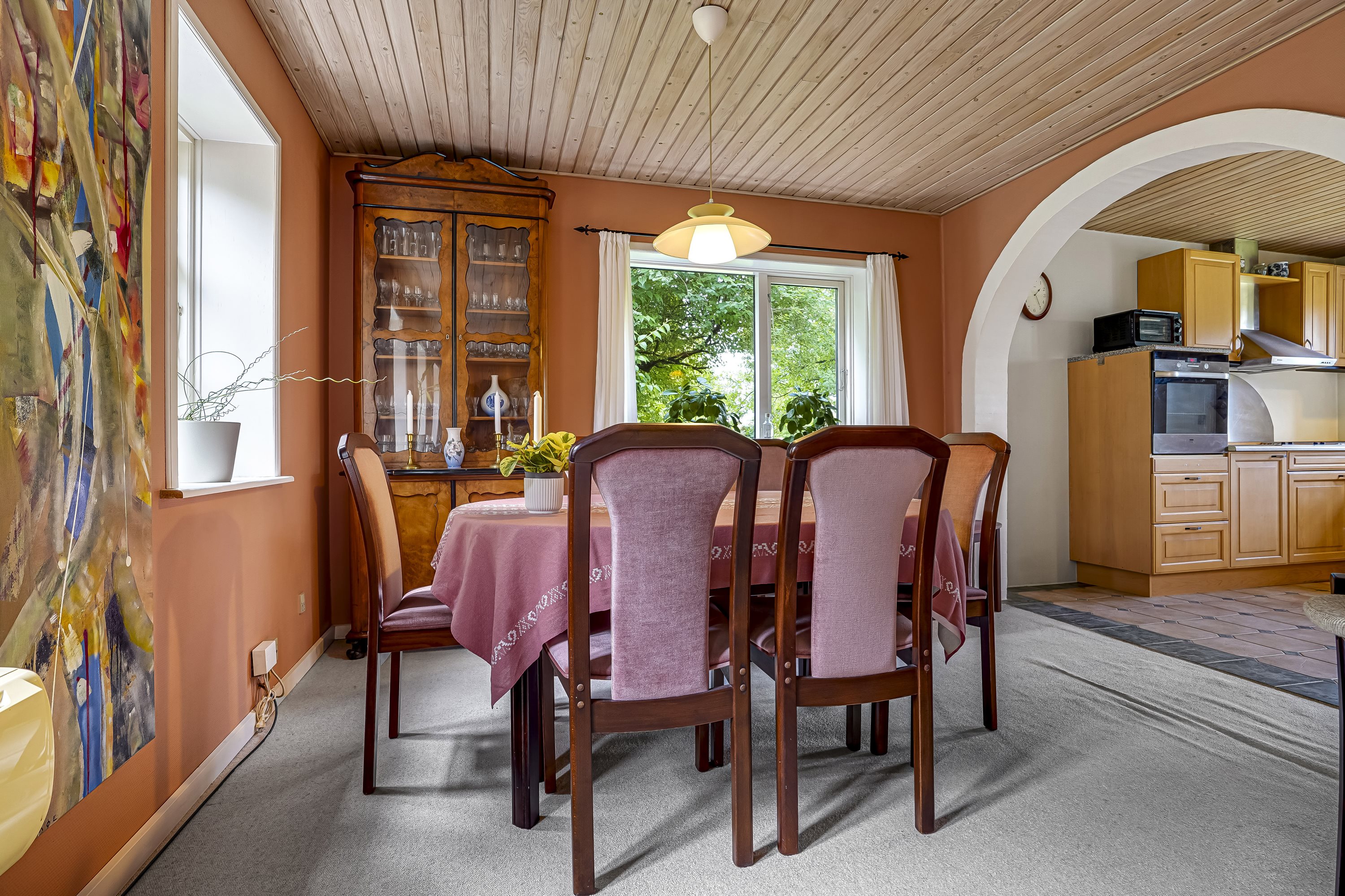 Fremhævet stue billede i fuldskærmstilstand. Billede af Klintholmvej 14, Vejlbyskov, 5500 Middelfart