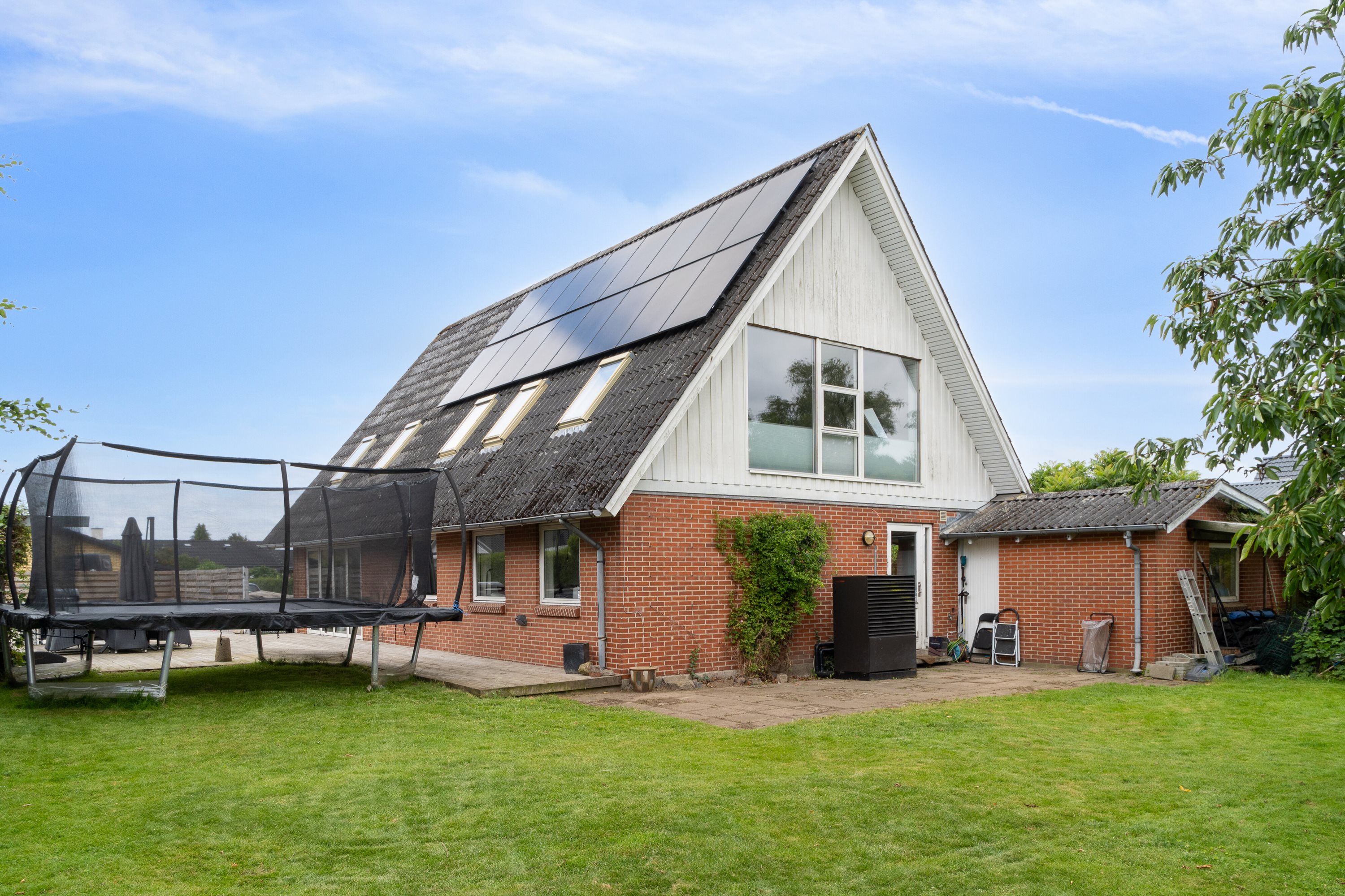 Fremhævet set fra haven billede i fuldskærmstilstand. Billede af Horsebjergvej 18, 4700 Næstved