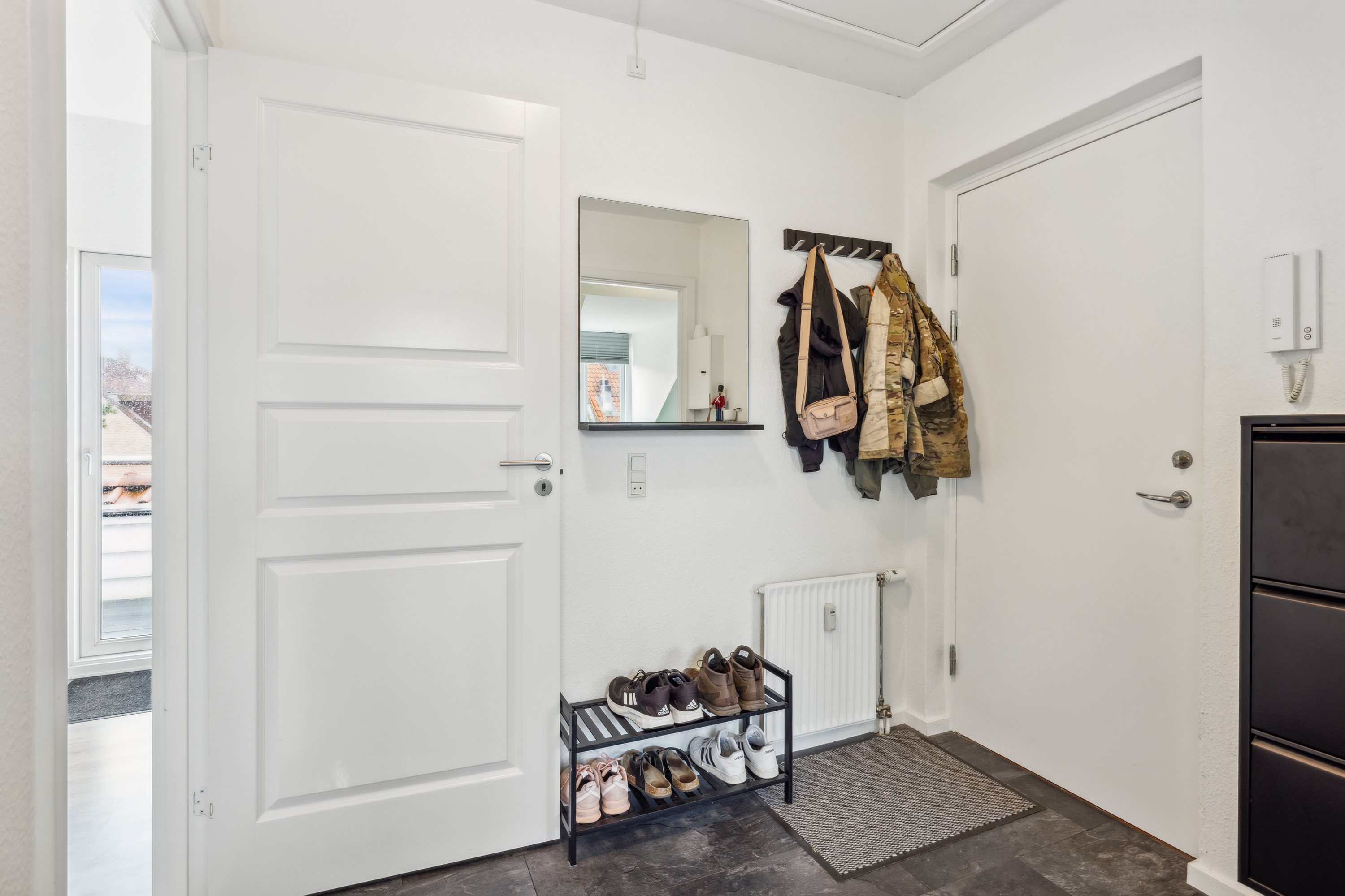 Fremhævet hall billede i fuldskærmstilstand. Billede af Skottenborg 7, 2. th., 8800 Viborg