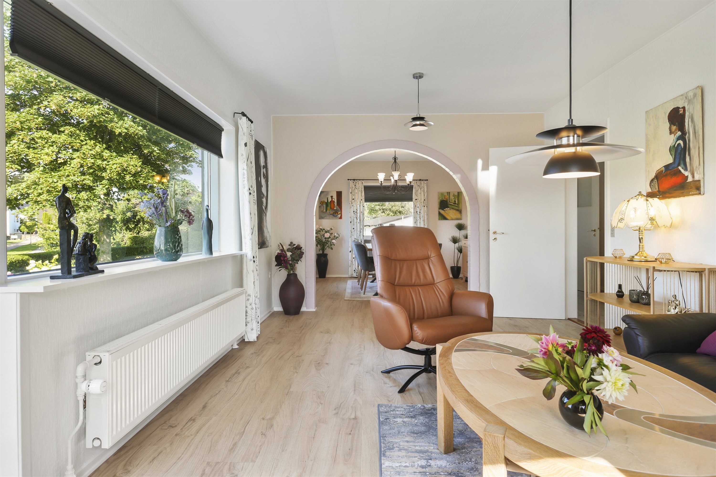 Fremhævet stue billede i fuldskærmstilstand. Billede af Abildgårdsvej 23, 9900 Frederikshavn