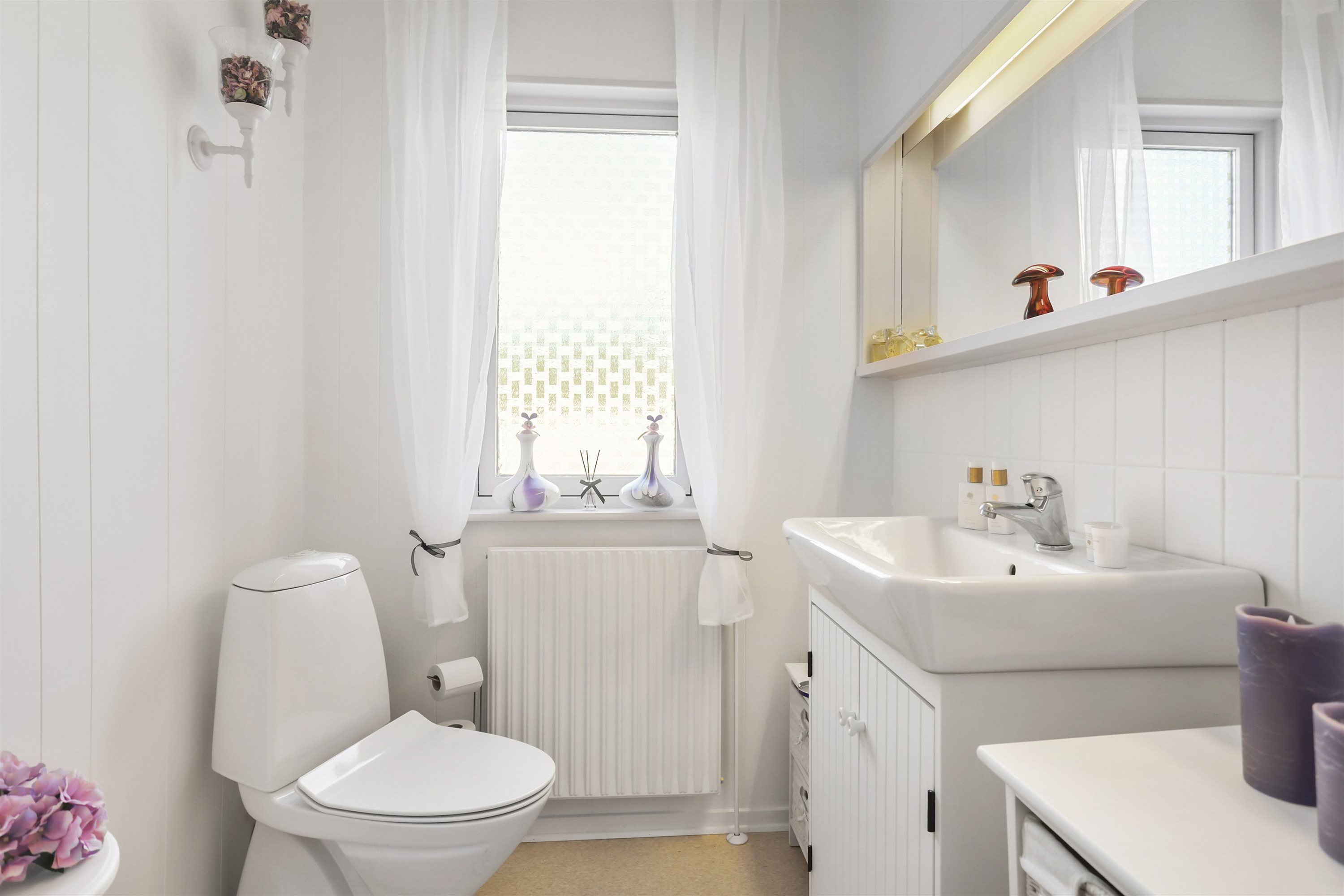 Fremhævet badeværelse billede i fuldskærmstilstand. Billede af Abildgårdsvej 23, 9900 Frederikshavn